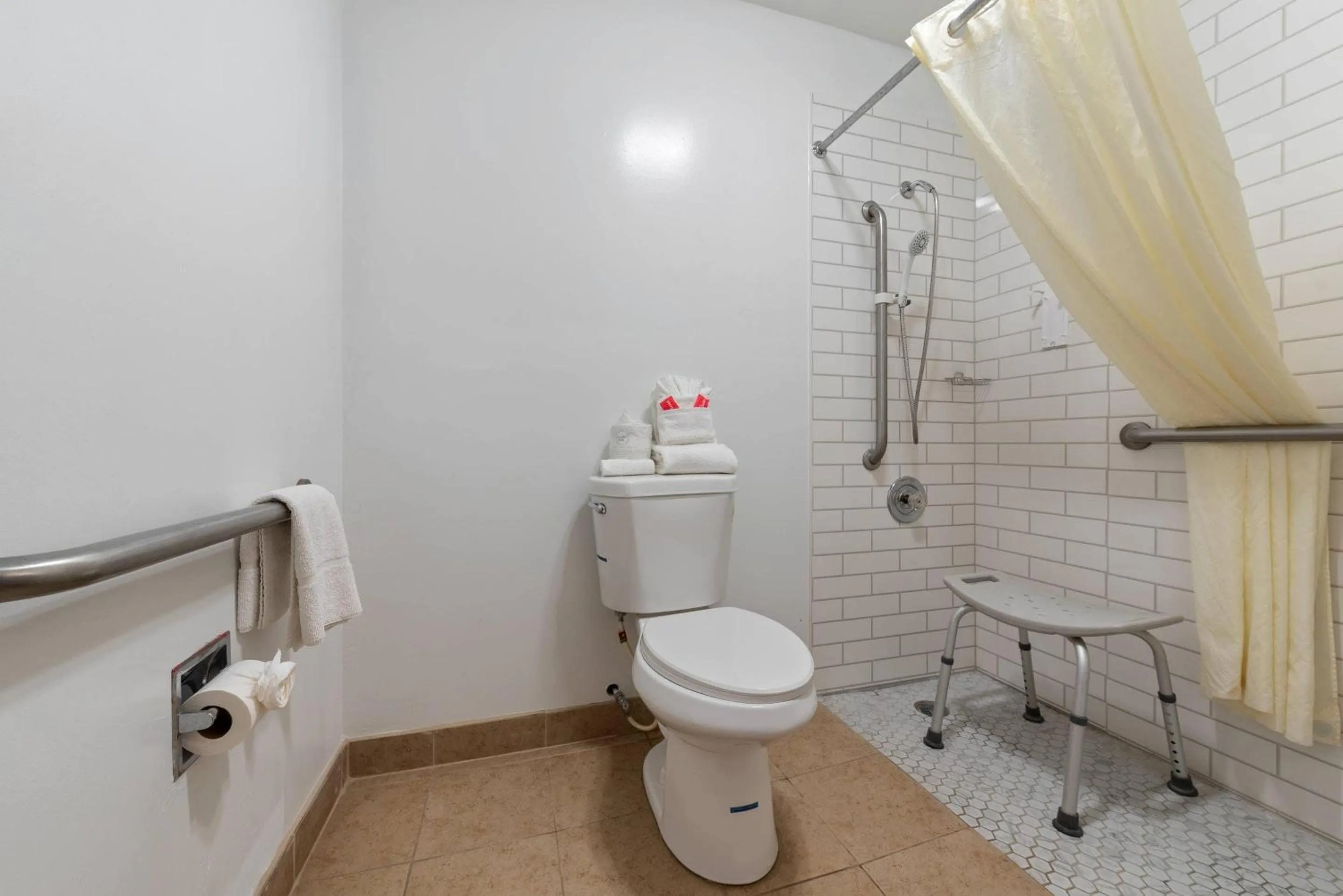 Bedroom in Econo Lodge Cortez near Mesa Verde