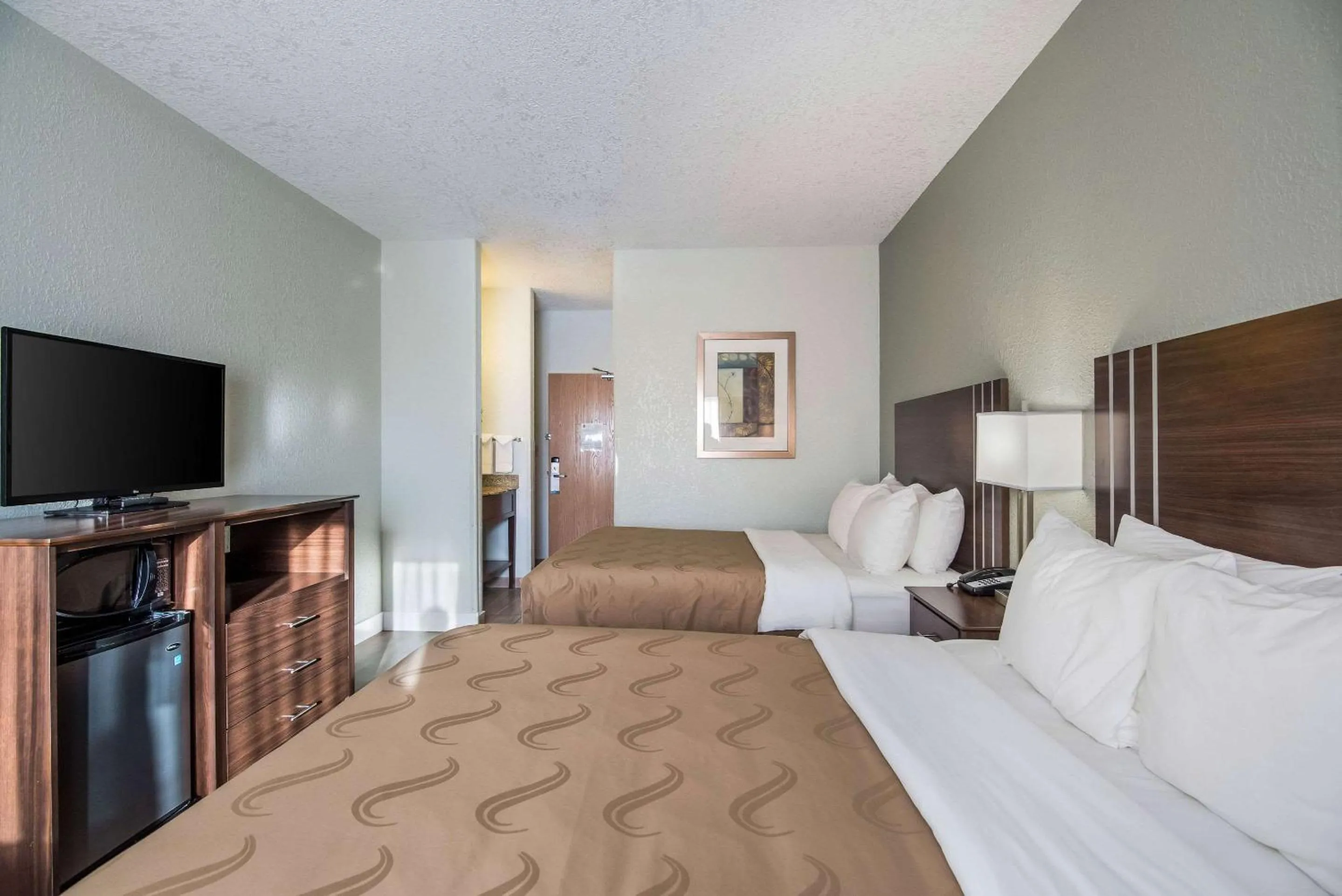 Photo of the whole room, Bed in Quality Inn & Suites Pueblo West