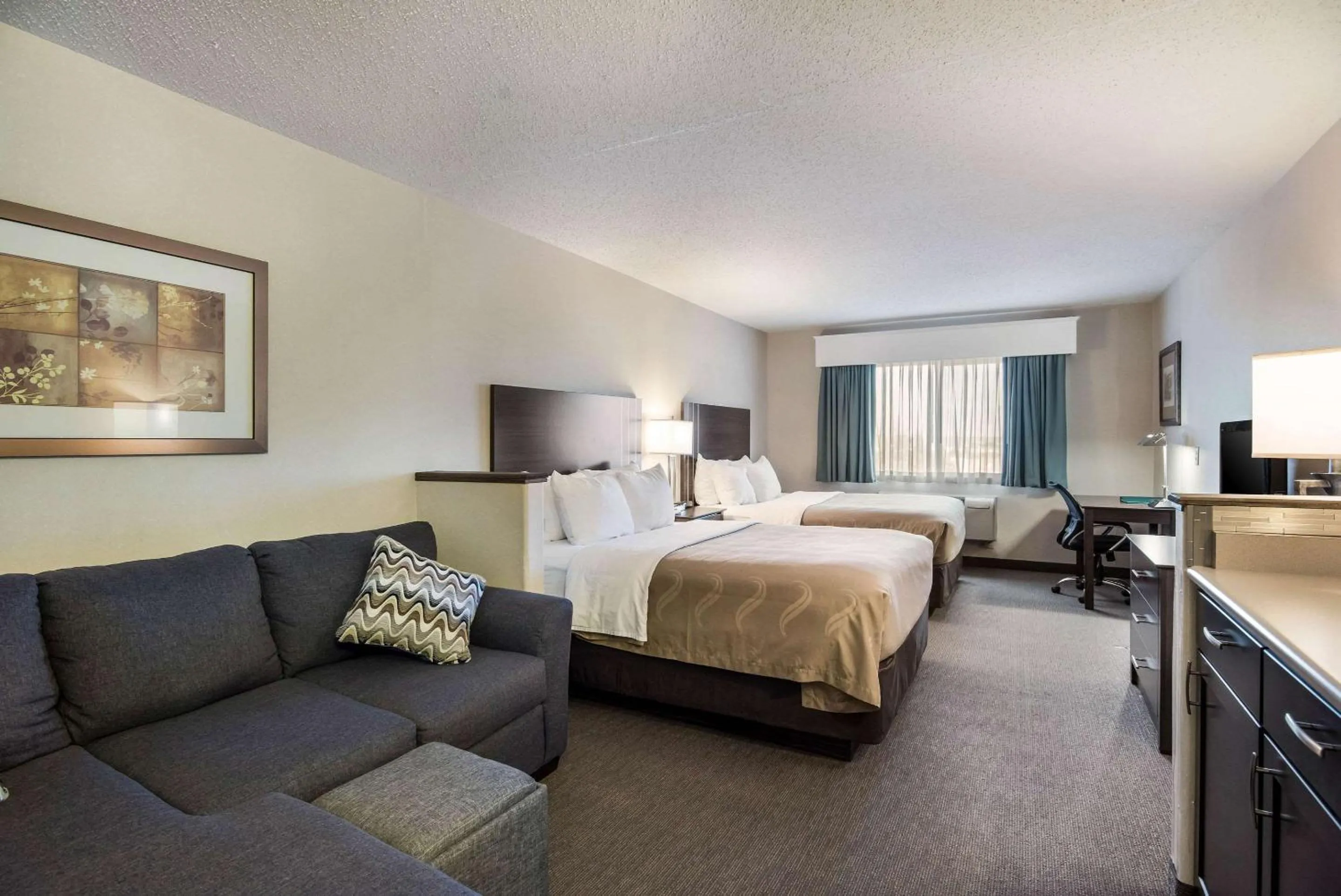 Photo of the whole room, Bed in Quality Inn & Suites Pueblo West