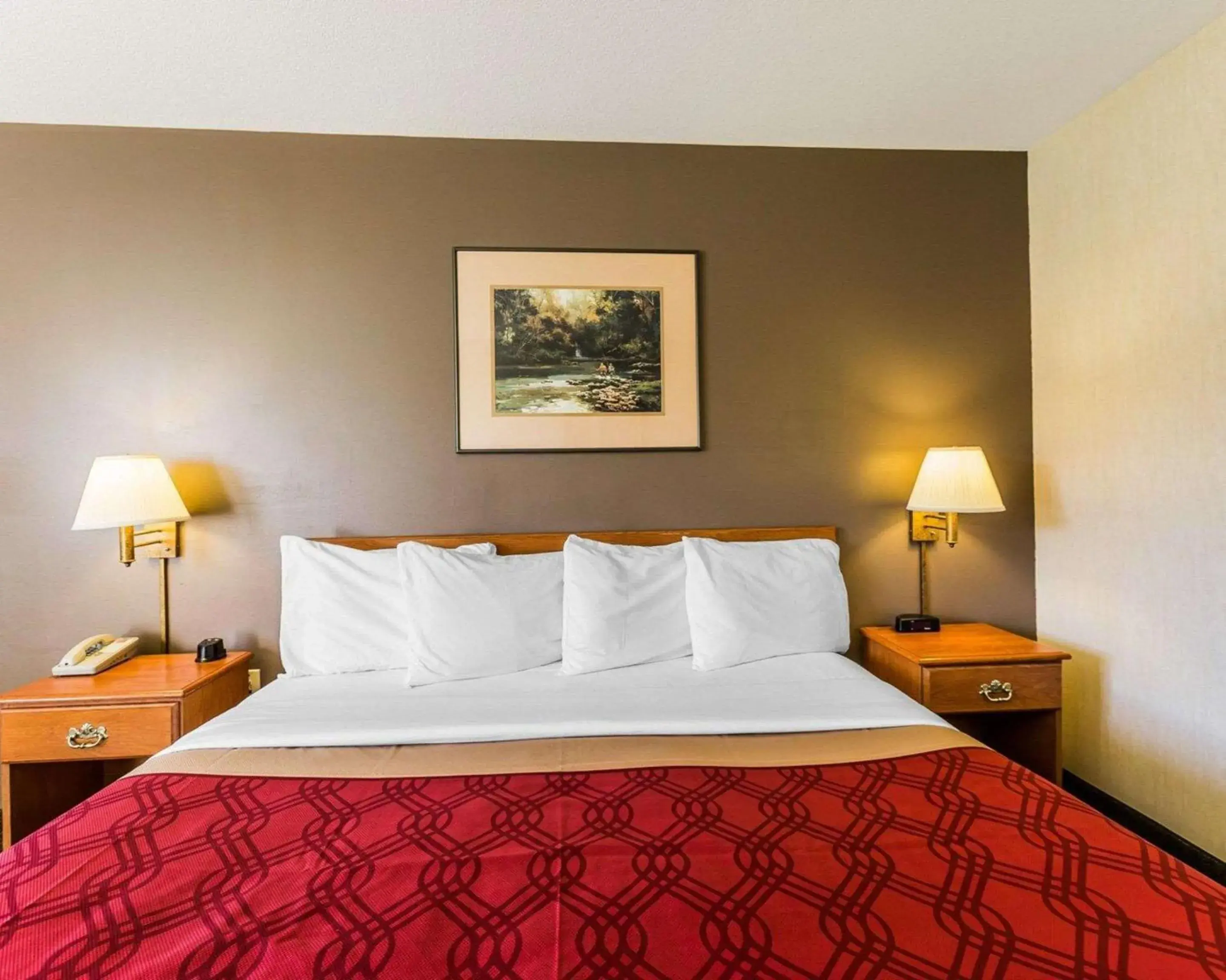 King Room - Accessible/Non-Smoking in West End Lodge King Room - Accessible/Non-Smoking in West End Lodge