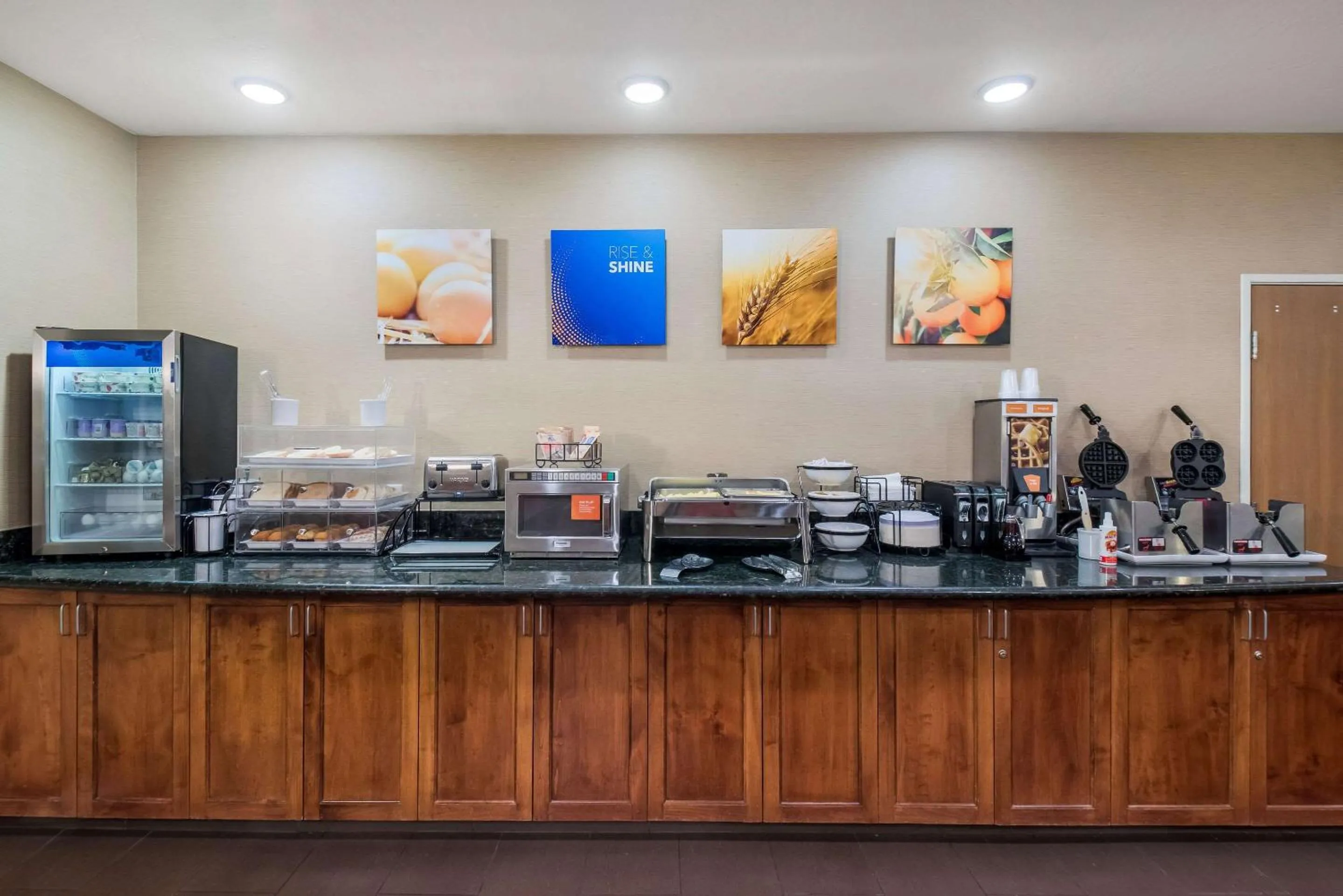 Breakfast in Comfort Inn Fort Morgan