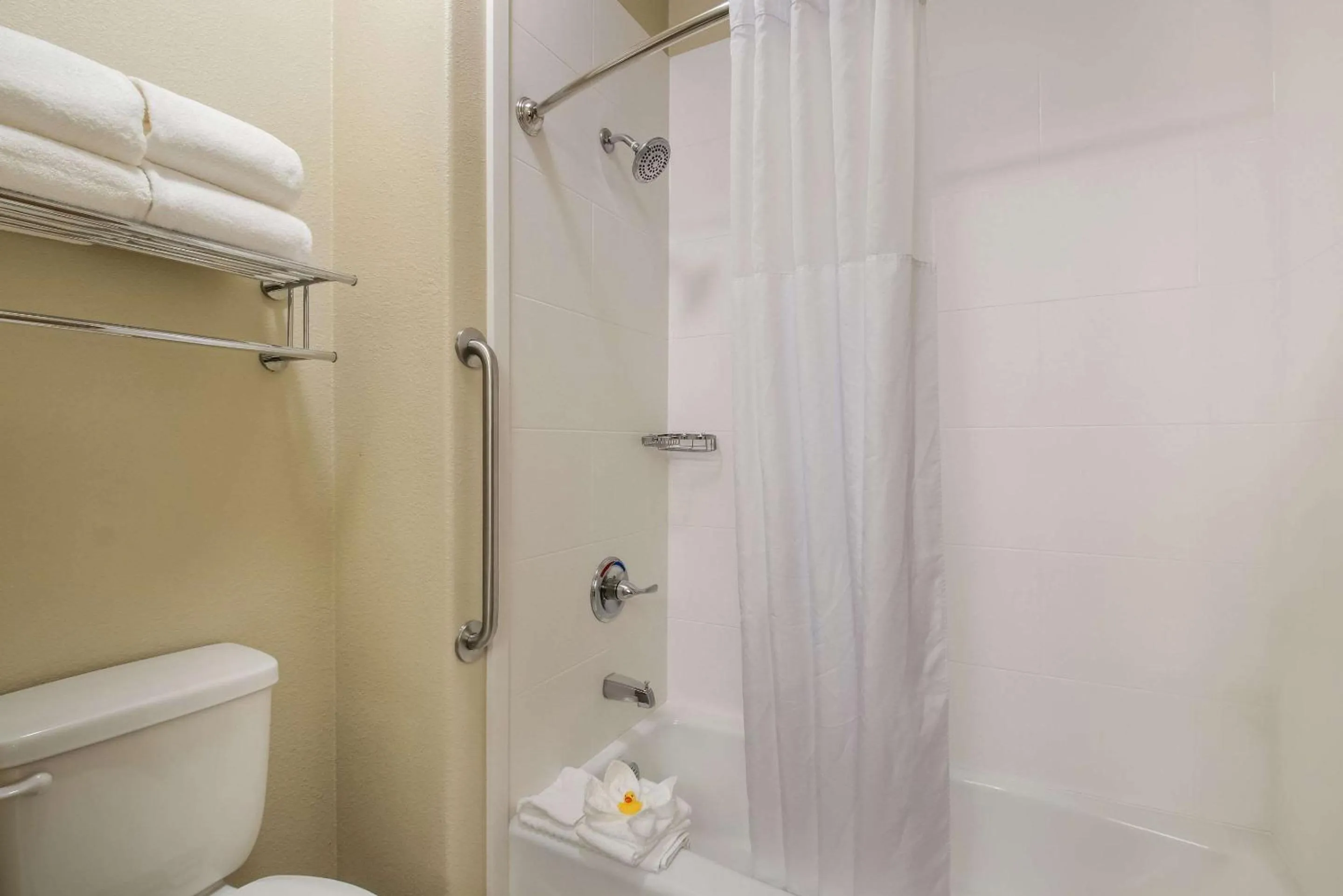 Bedroom in Comfort Inn Fort Morgan