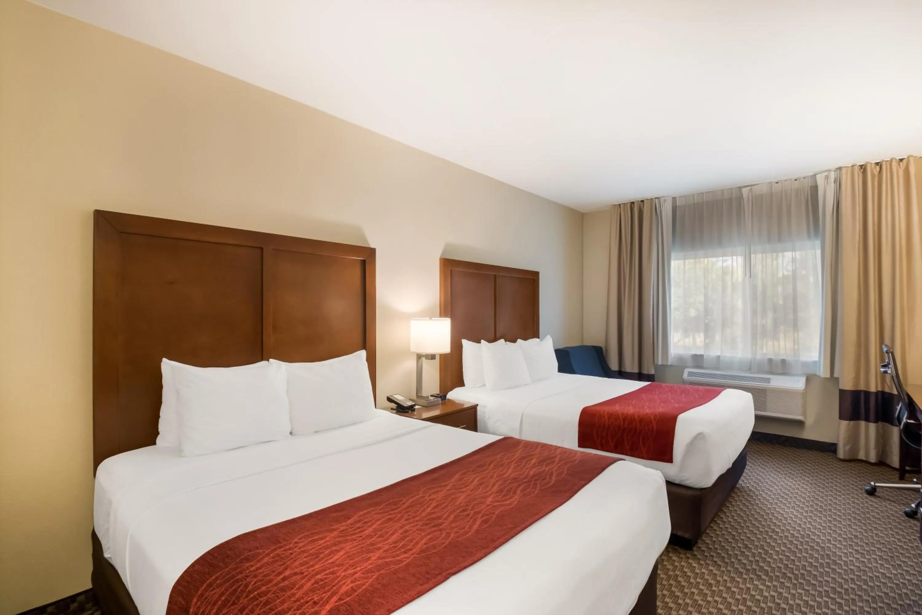 Bed in Comfort Inn Fort Morgan