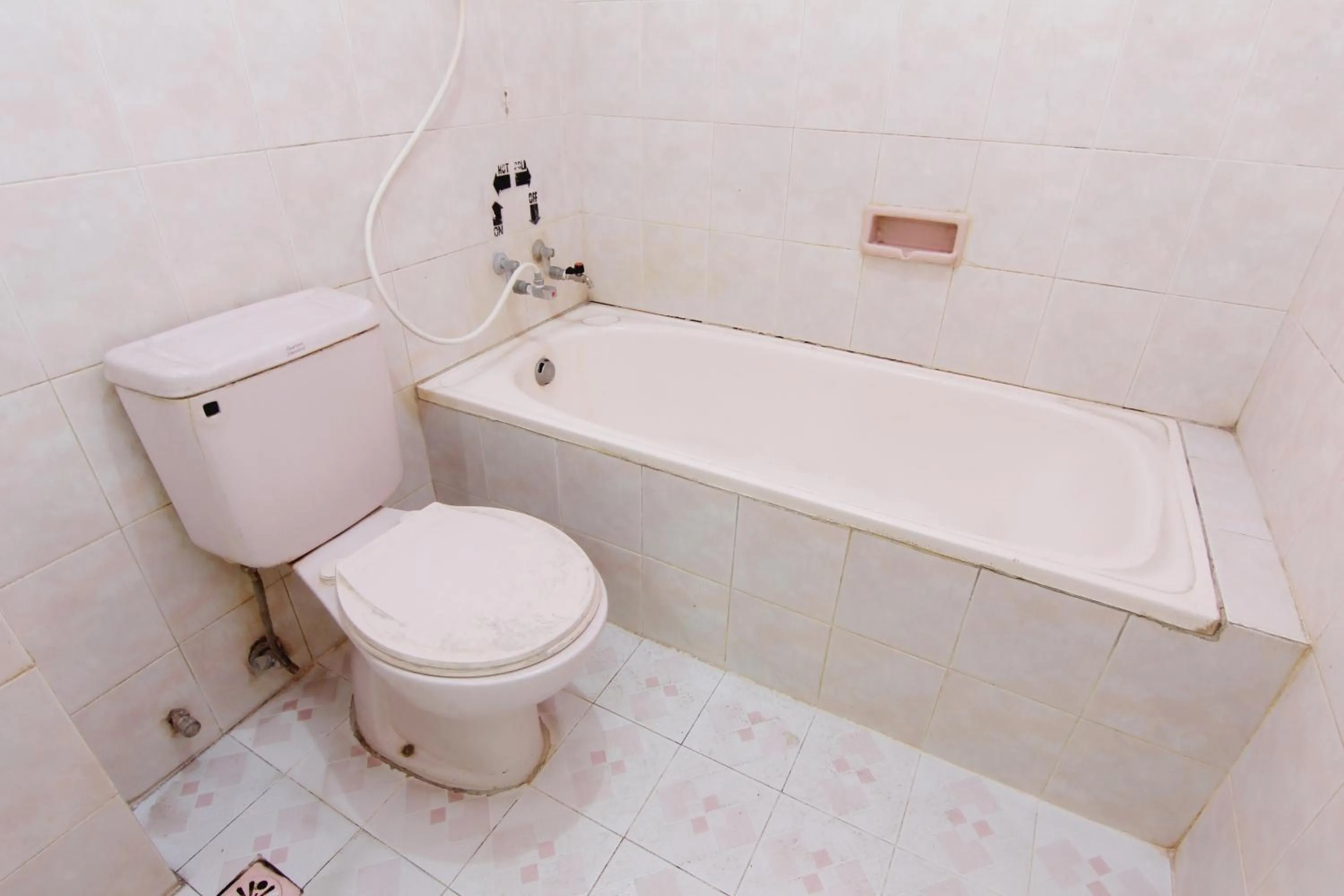 Toilet in Hotel Wijaya 1 Kaliurang