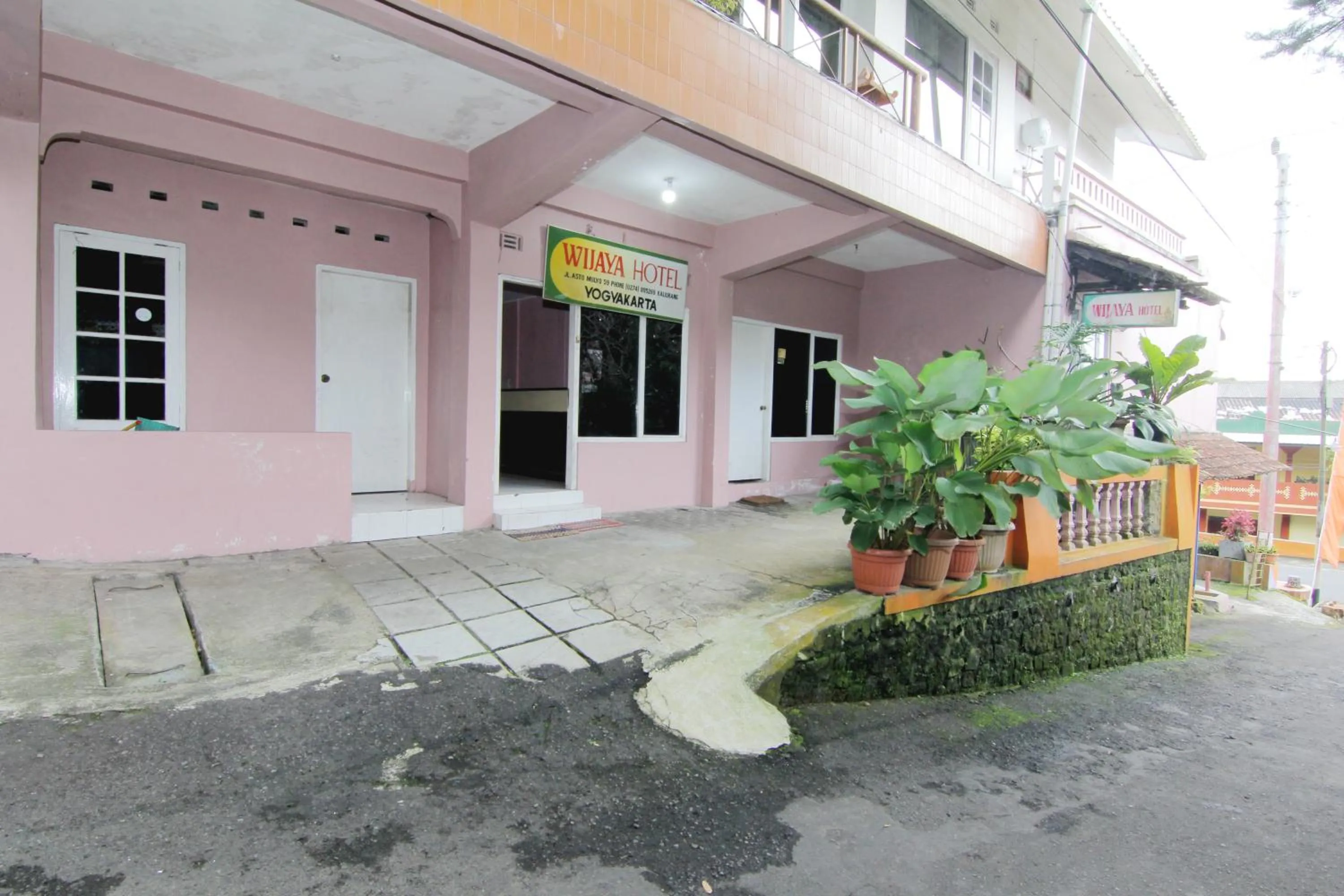 Facade/entrance in Hotel Wijaya 1 Kaliurang