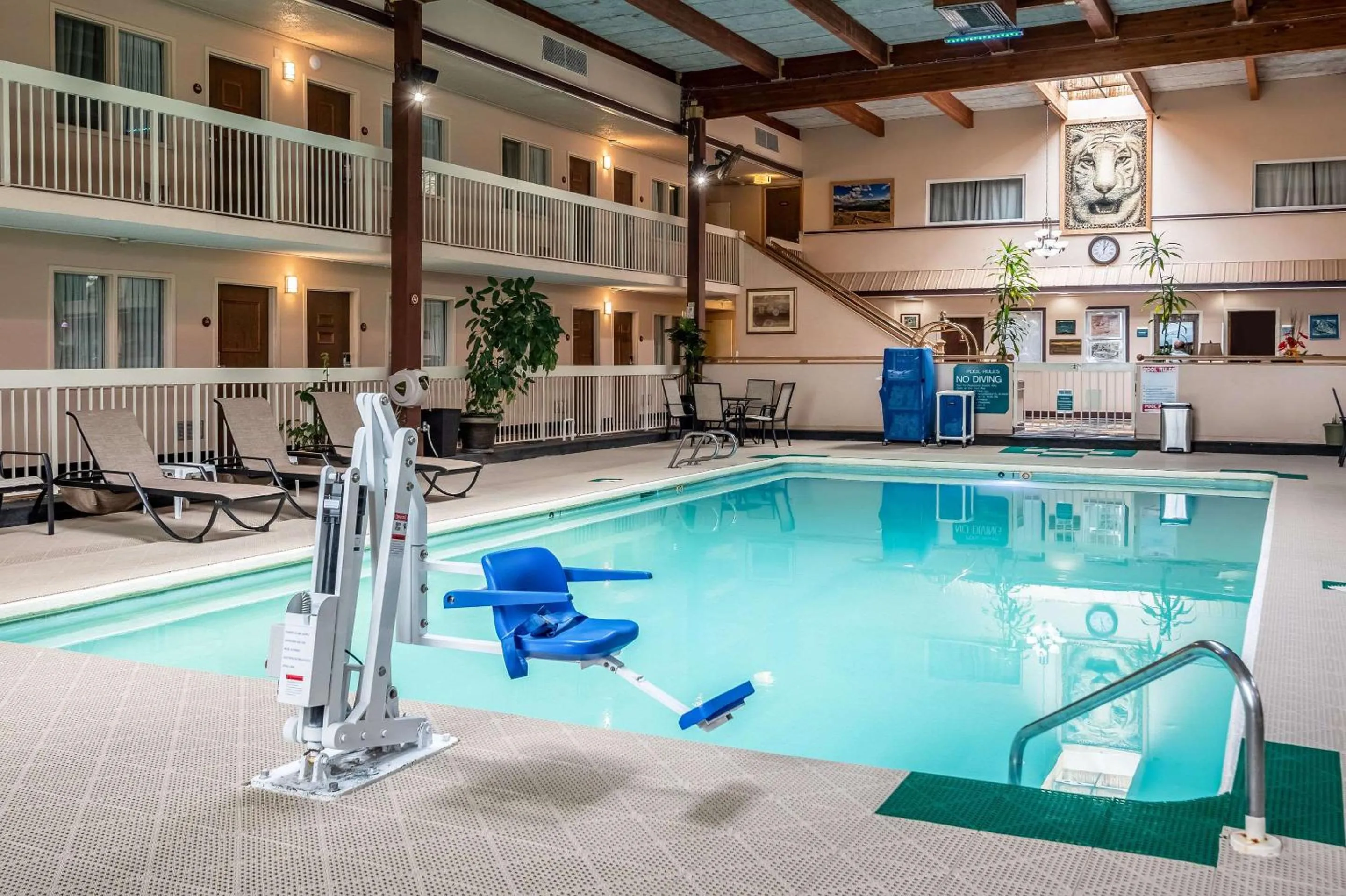 Swimming pool in Quality Inn Trinidad