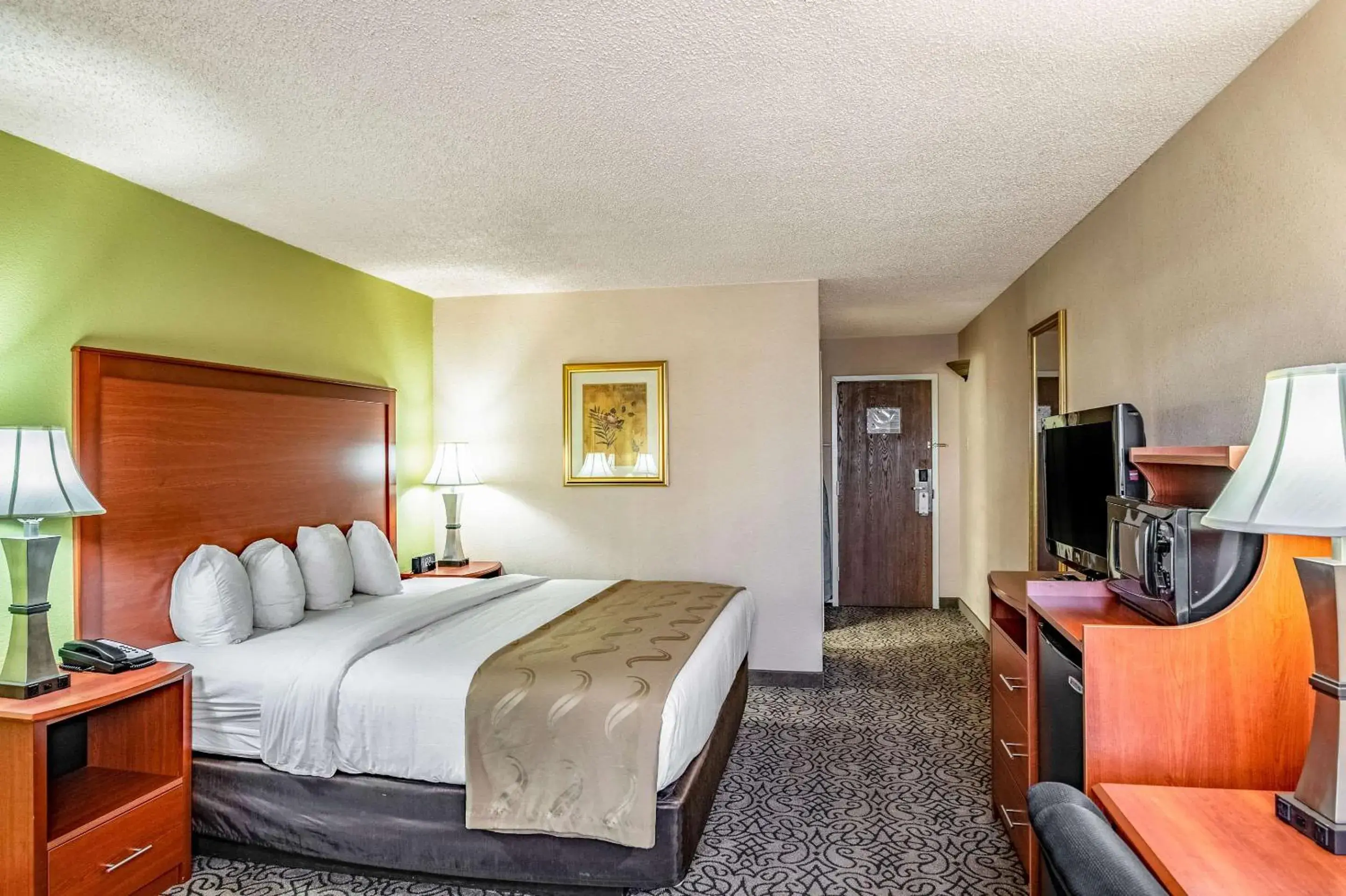 King Room - Non-Smoking in Quality Inn Trinidad King Room - Non-Smoking in Quality Inn Trinidad