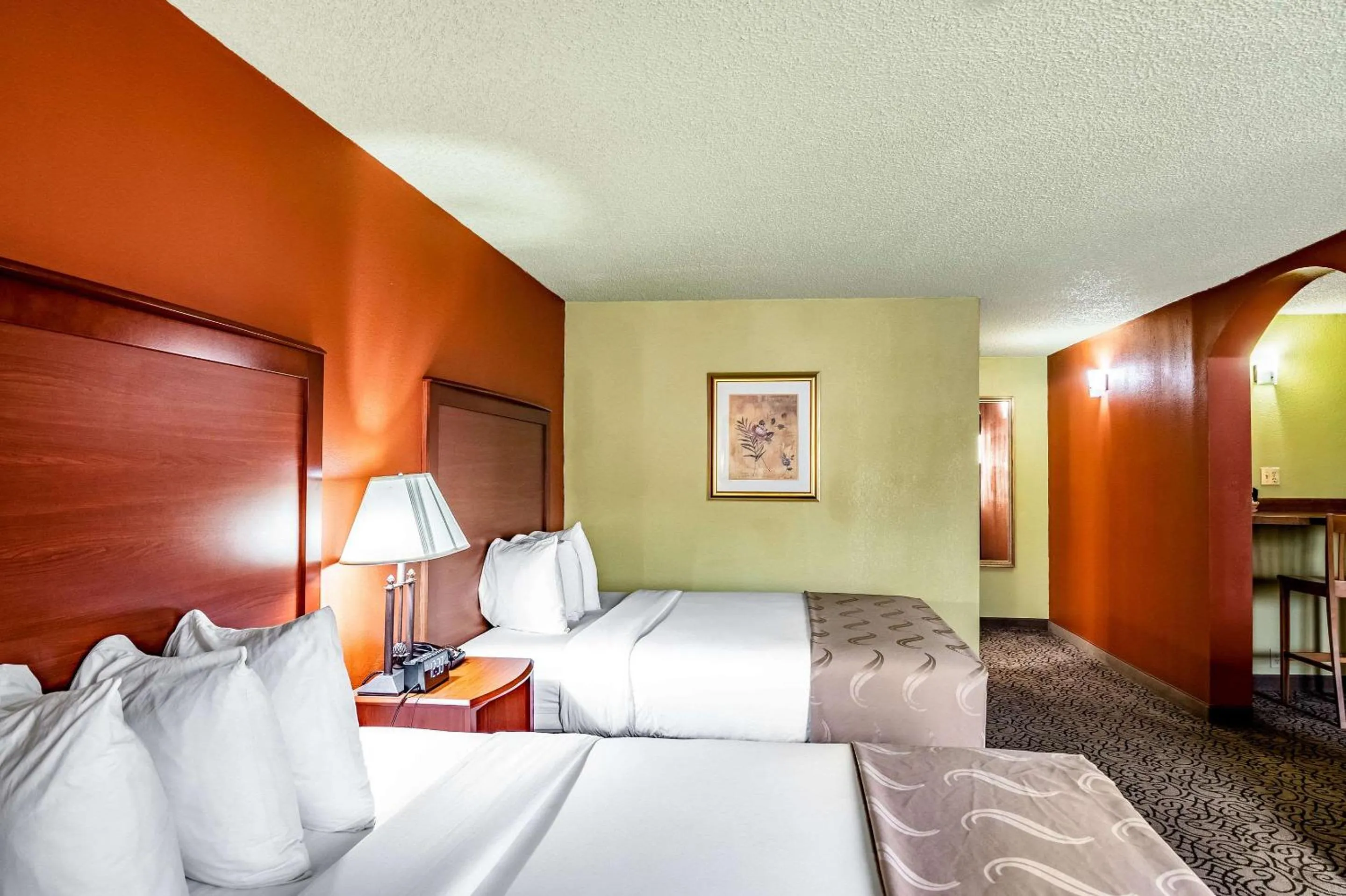 Bedroom, Bed in Quality Inn Trinidad