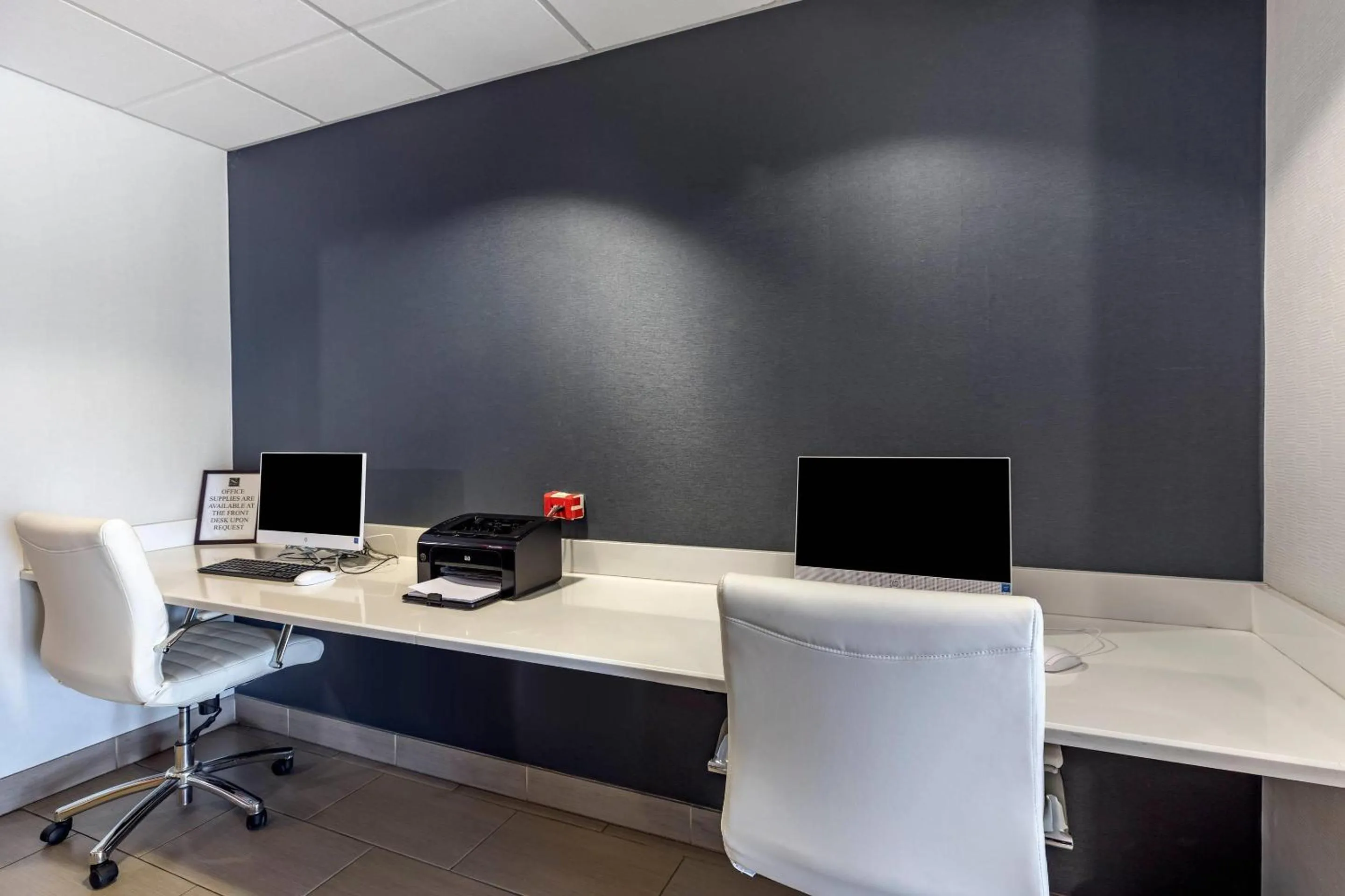 Business facilities in Quality Inn & Suites Denver Airport - Gateway Park