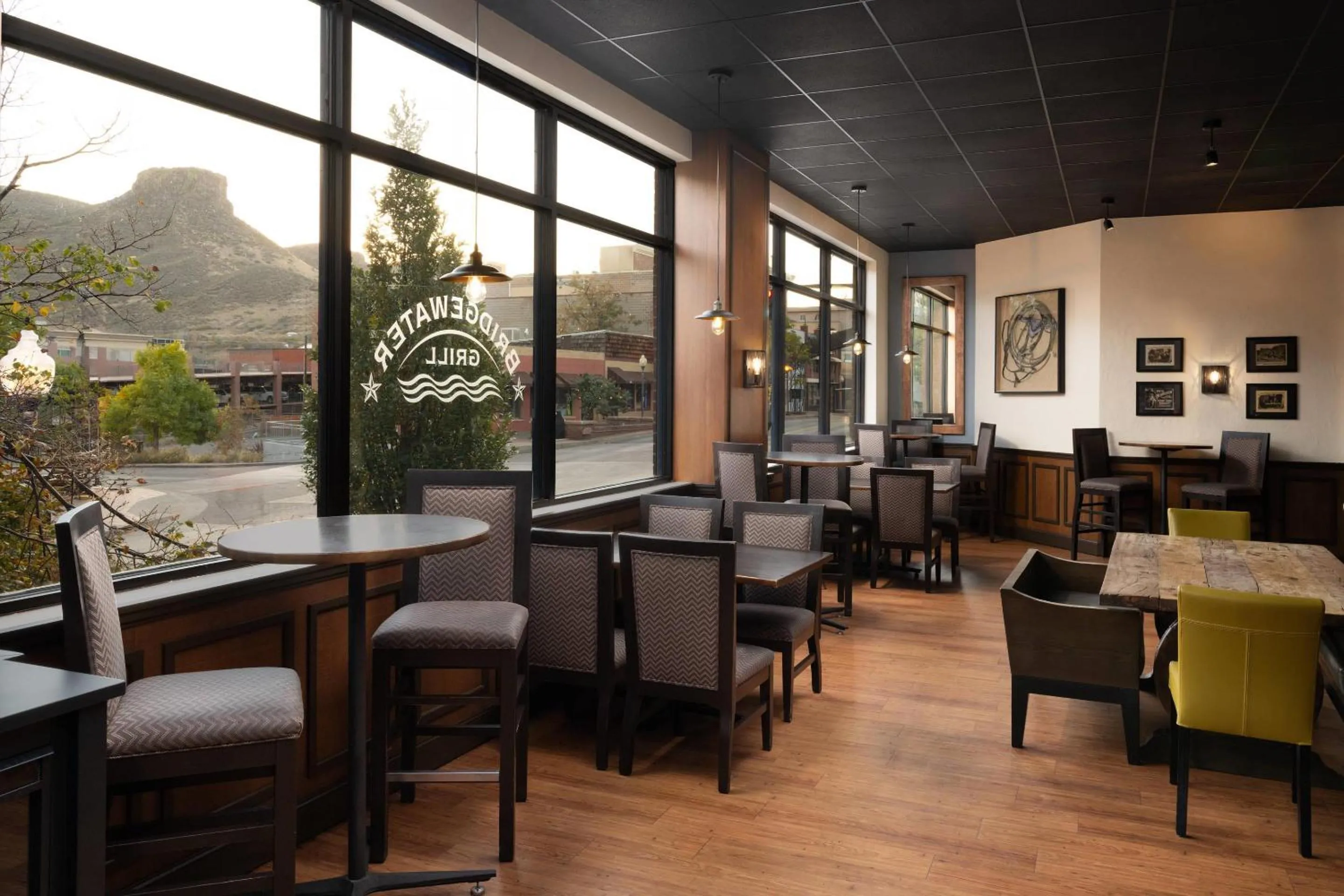 Restaurant/places to eat in The Golden Hotel, an Ascend Collection Hotel