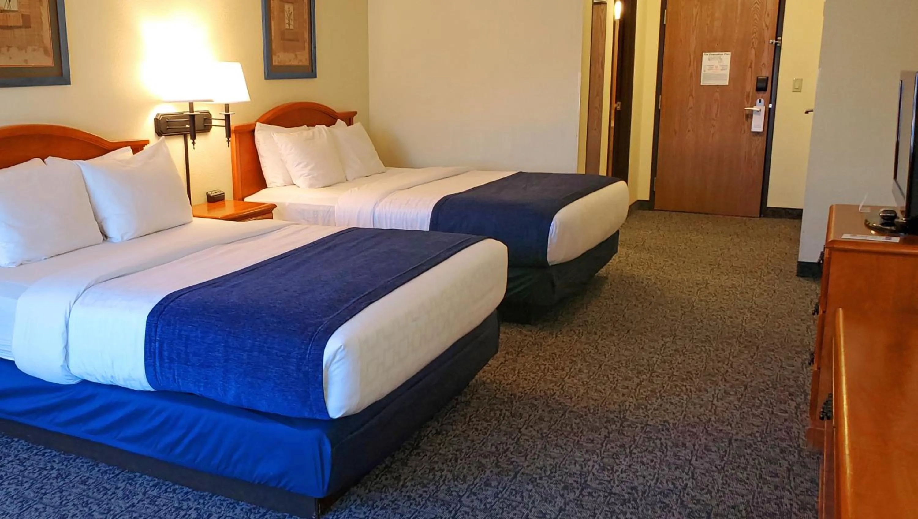 Bed in Magnuson Grand Pikes Peak