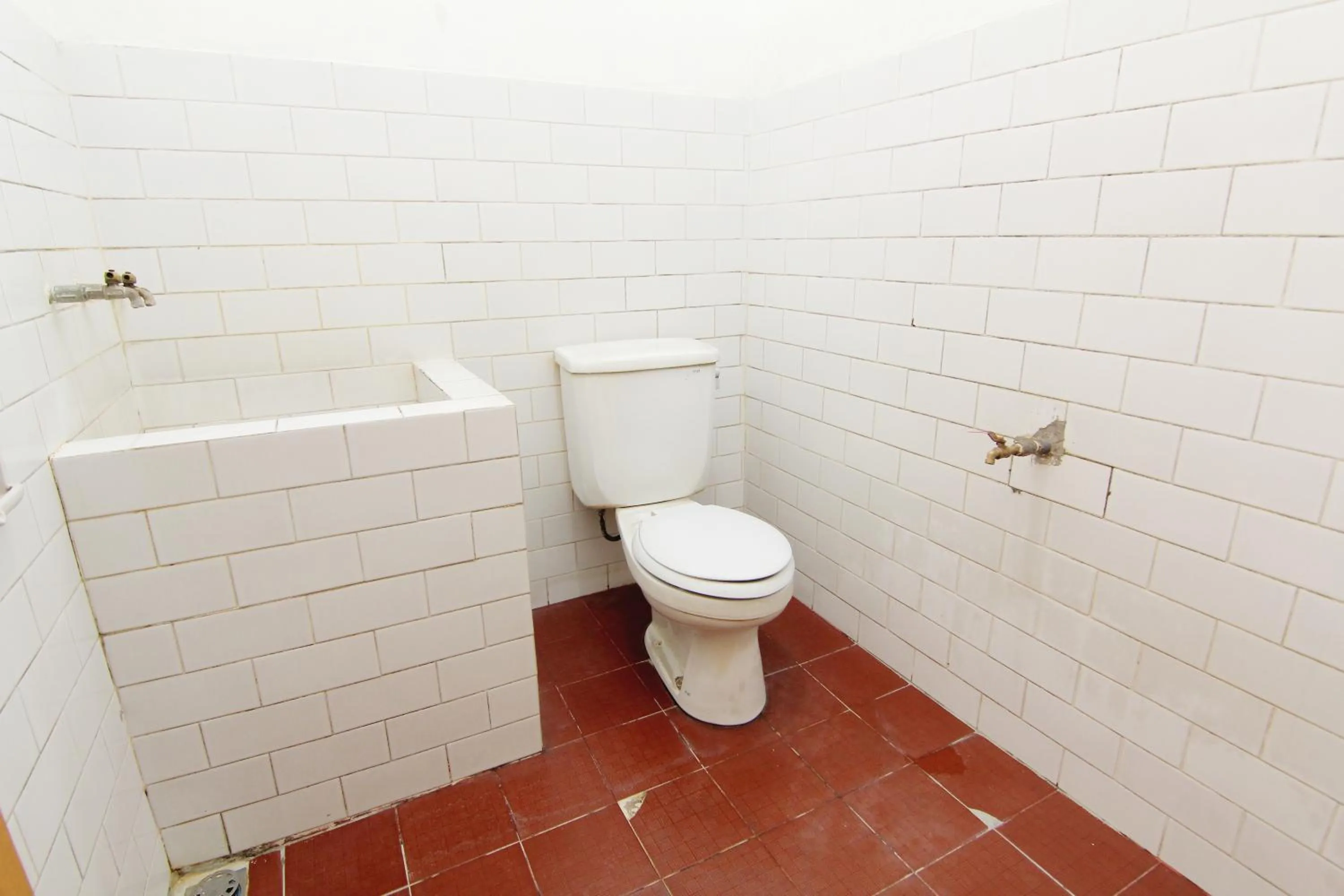 Toilet in Hotel Wijaya 2 Kaliurang