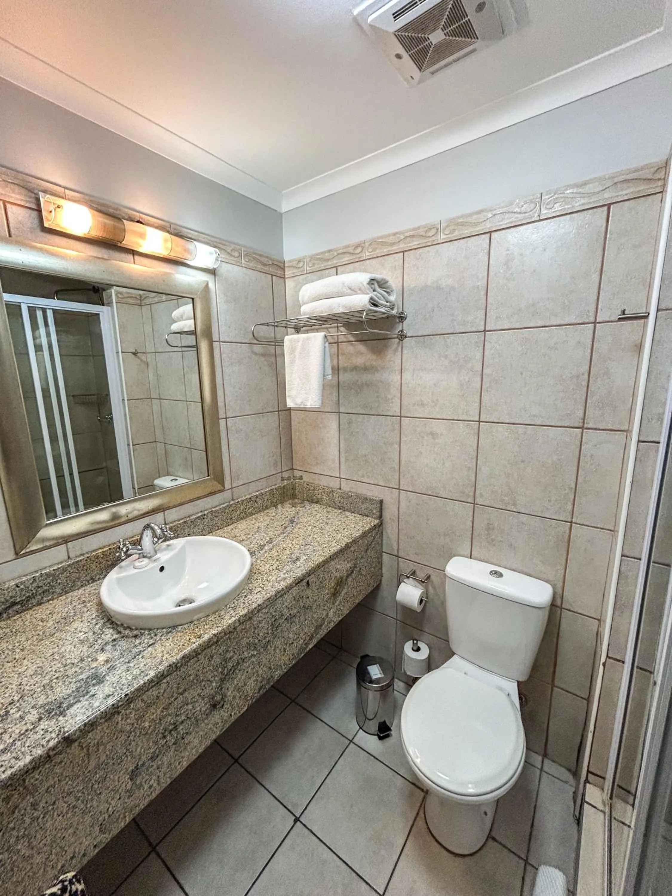 Bathroom in Riviera on Vaal Resort