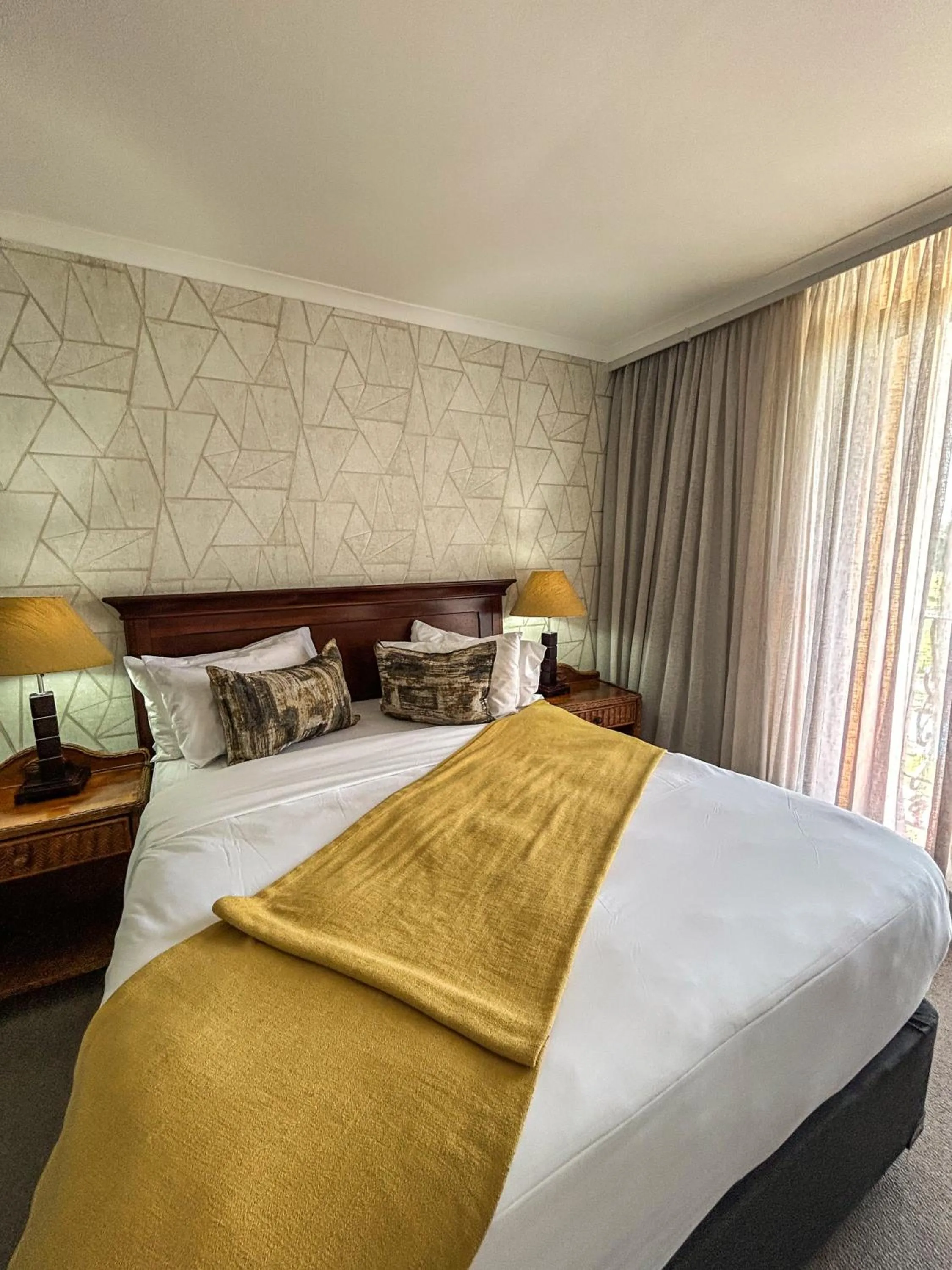 Bedroom, Bed in Riviera on Vaal Resort