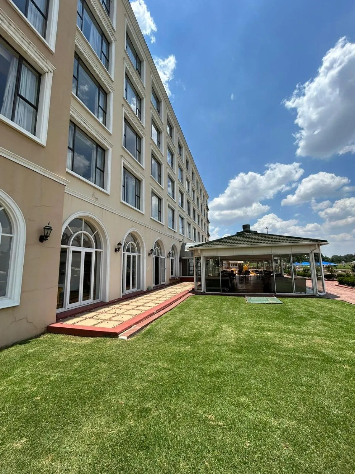 Property building in Riviera on Vaal Resort