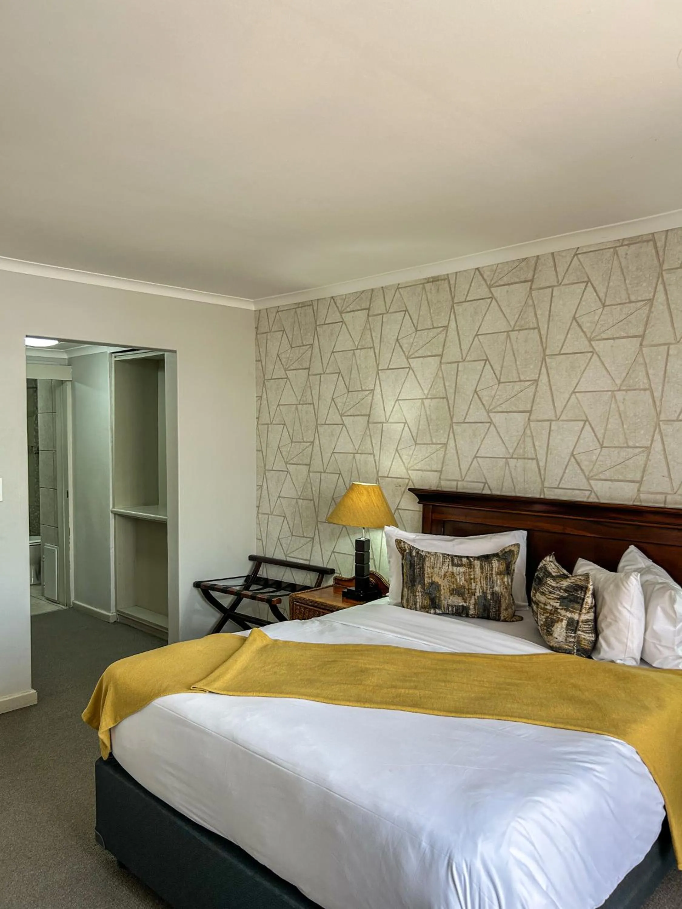 Bedroom, Bed in Riviera on Vaal Resort