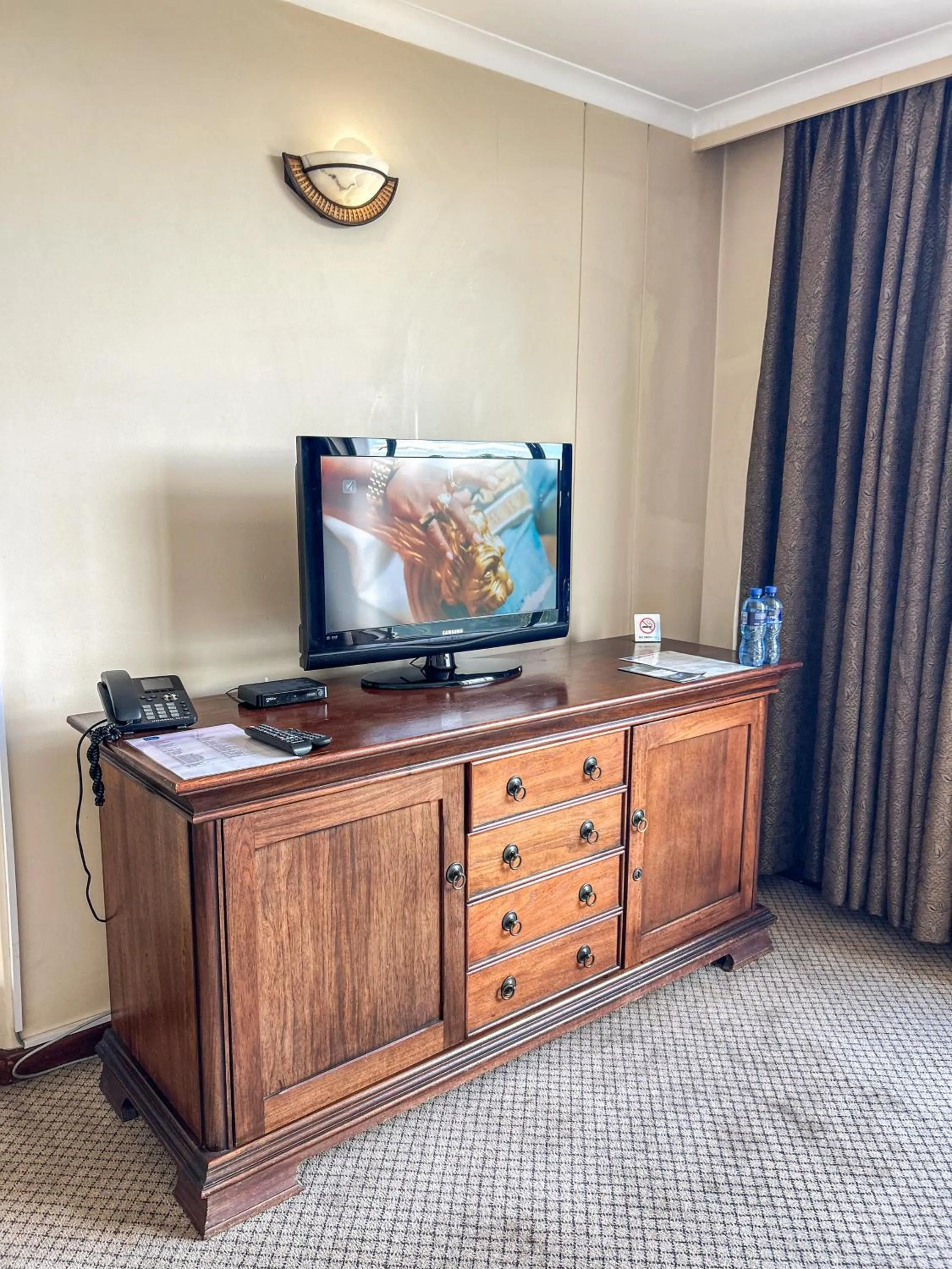 TV and multimedia in Riviera on Vaal Resort