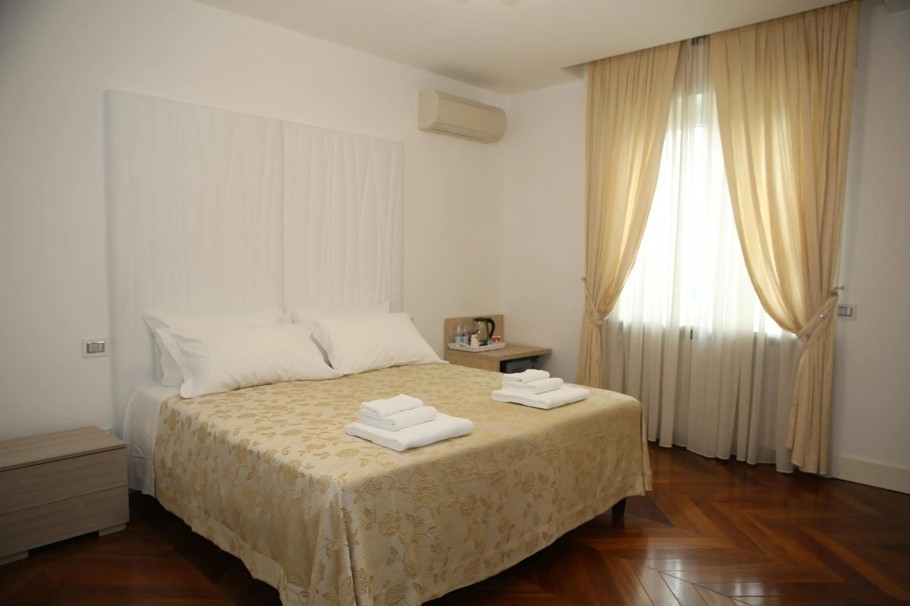 Family Suite in Champagne Rooms