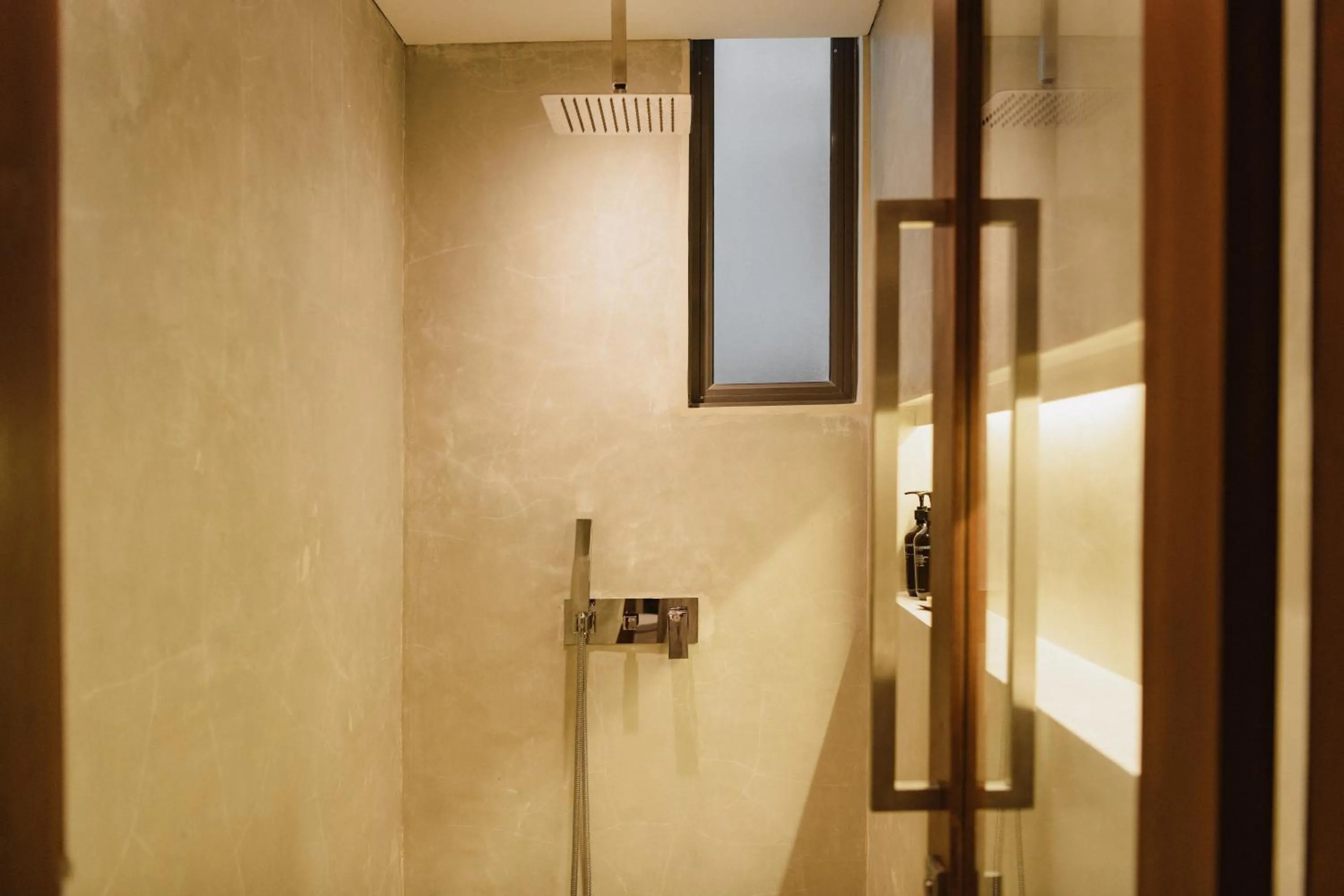 Shower in Harding Boutique Hotel