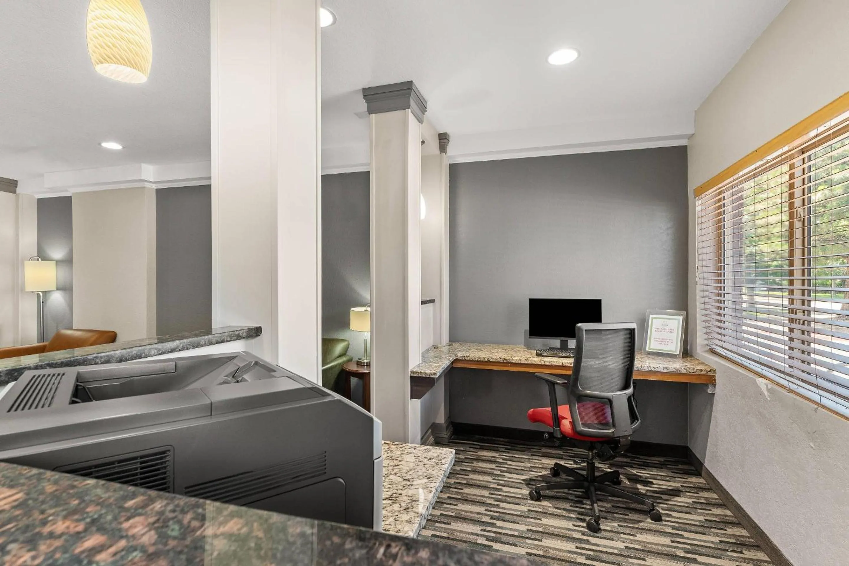 Business facilities, Bed in Quality Inn & Suites Denver International Airport