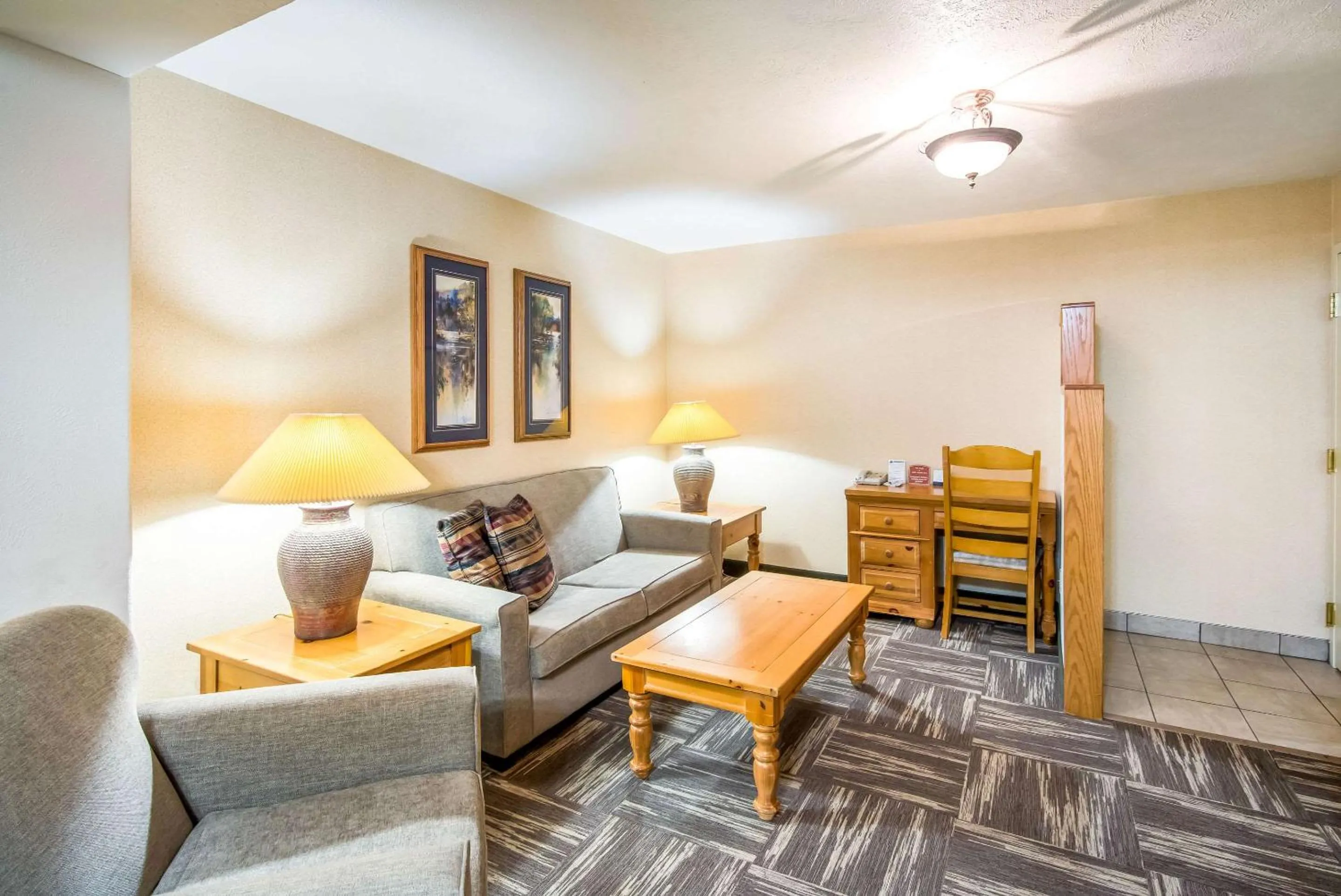 Bedroom in Clarion Inn Grand Junction Airport