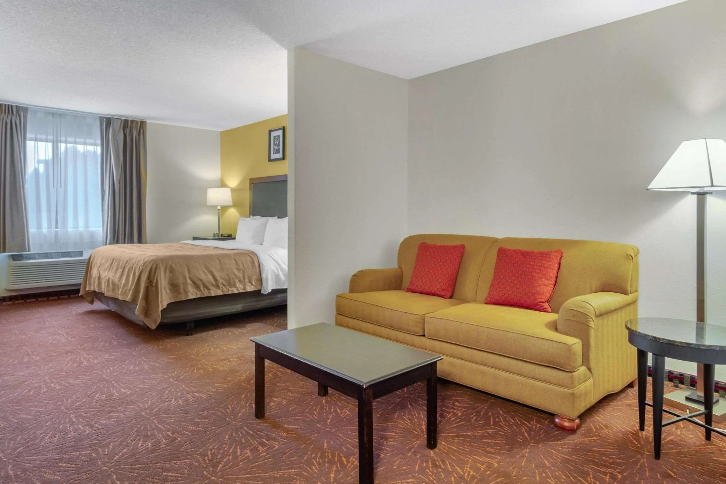 Photo of the whole room, Bed in Quality Inn & Suites Lakewood - Denver Southwest