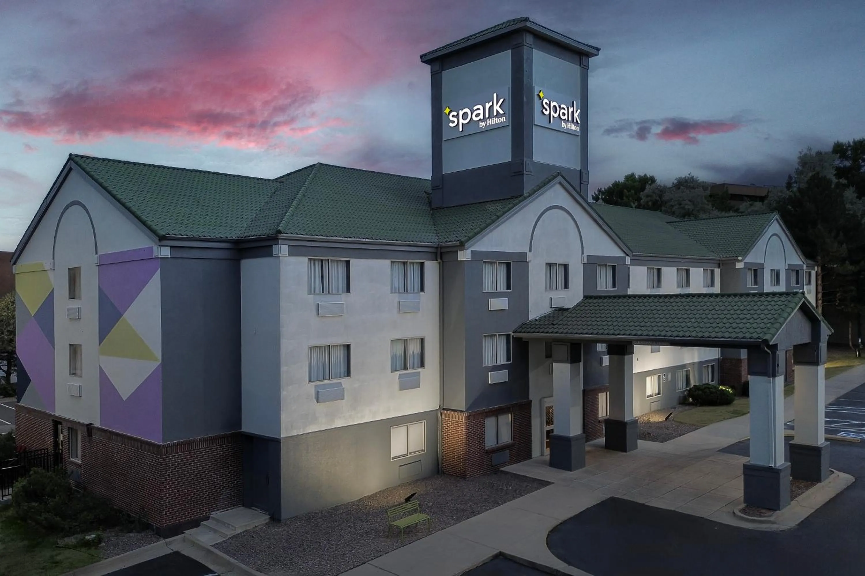 Property building in Spark by Hilton Lakewood Denver Southwest