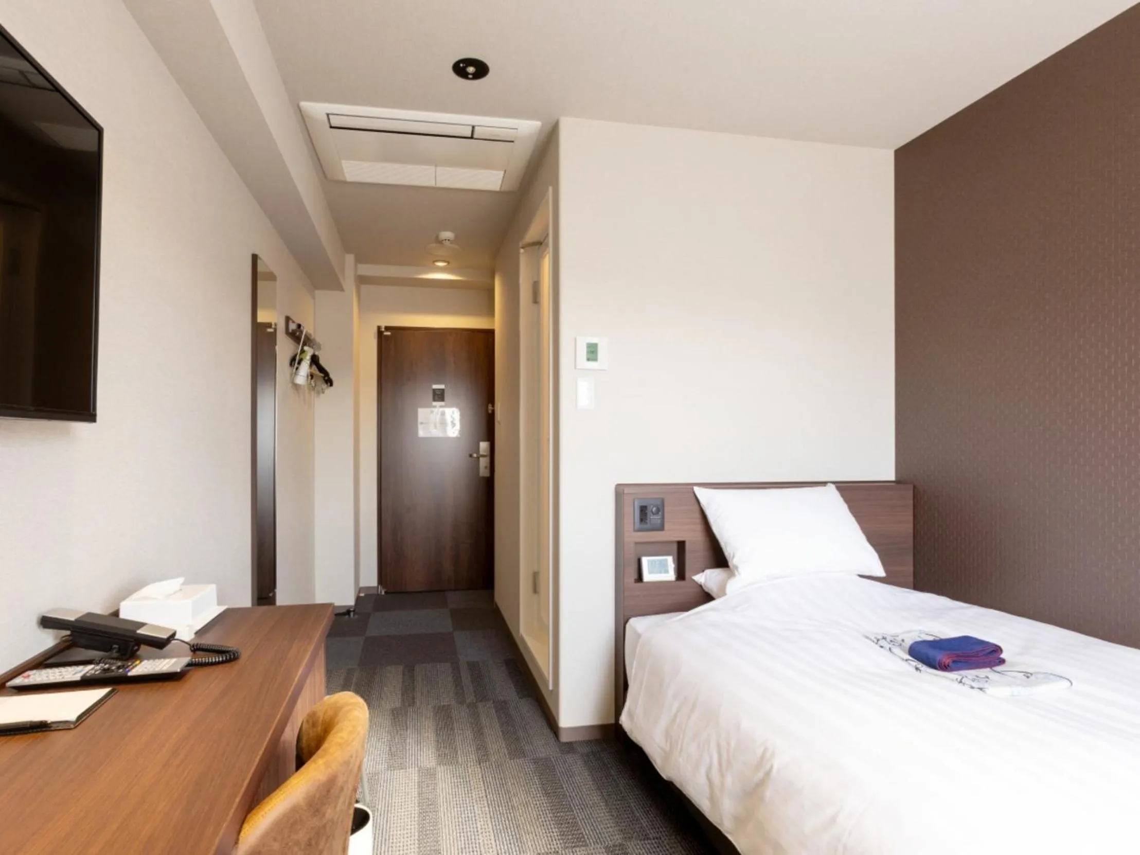 Photo of the whole room in Kurayoshi City Hotel