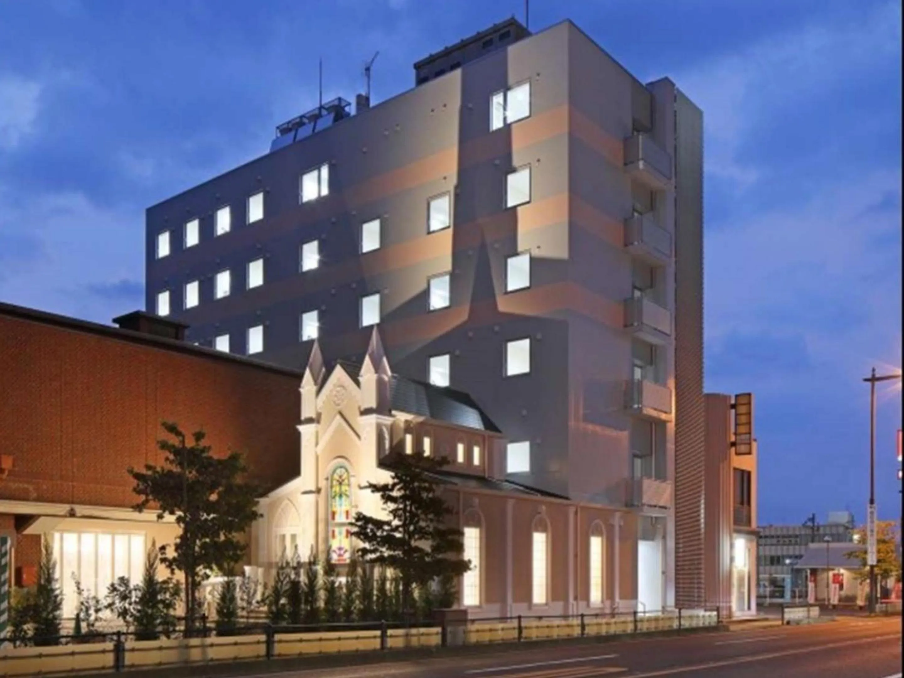 Property building in Kurayoshi City Hotel