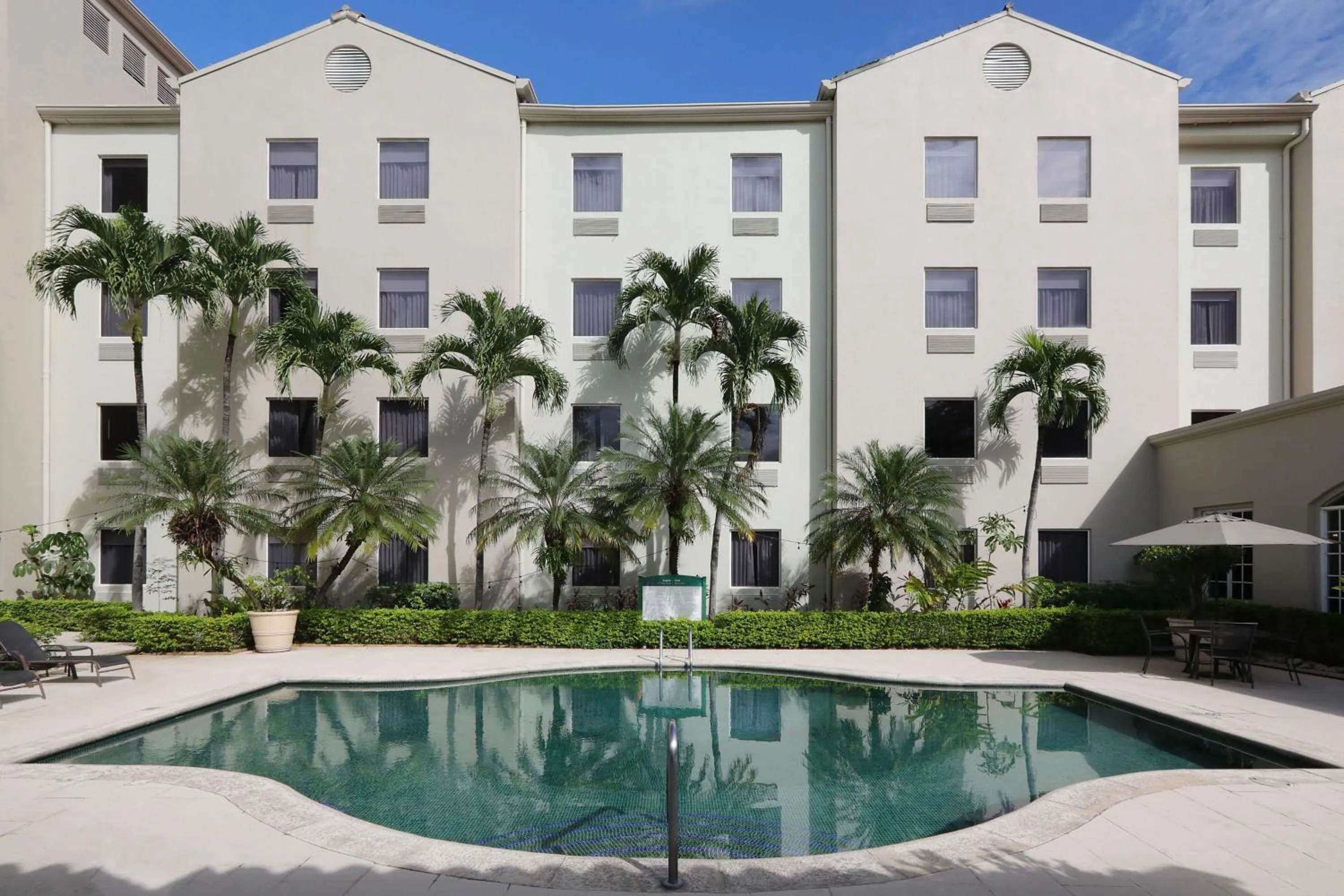 Swimming pool in Four Points by Sheraton San Jose Costa Rica
