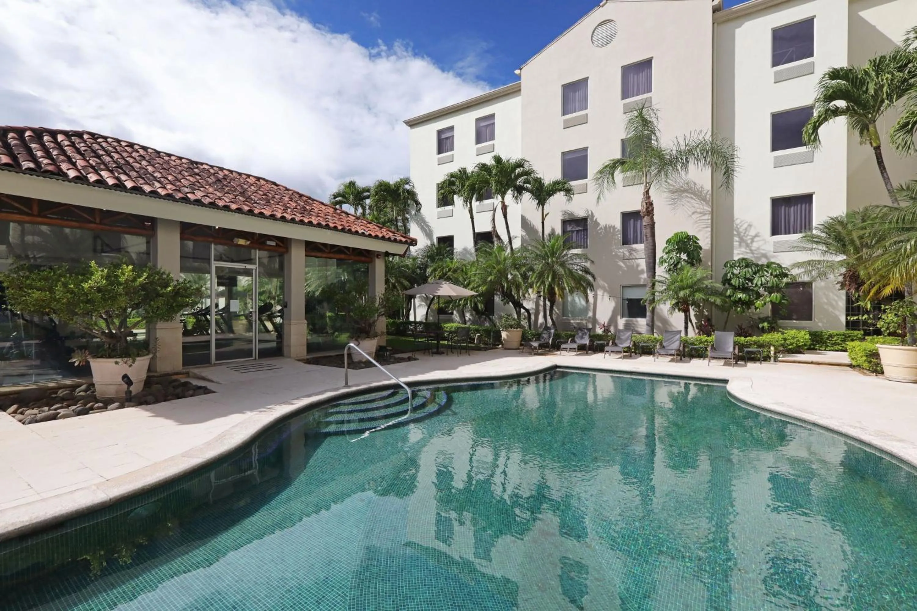Swimming pool in Four Points by Sheraton San Jose Costa Rica
