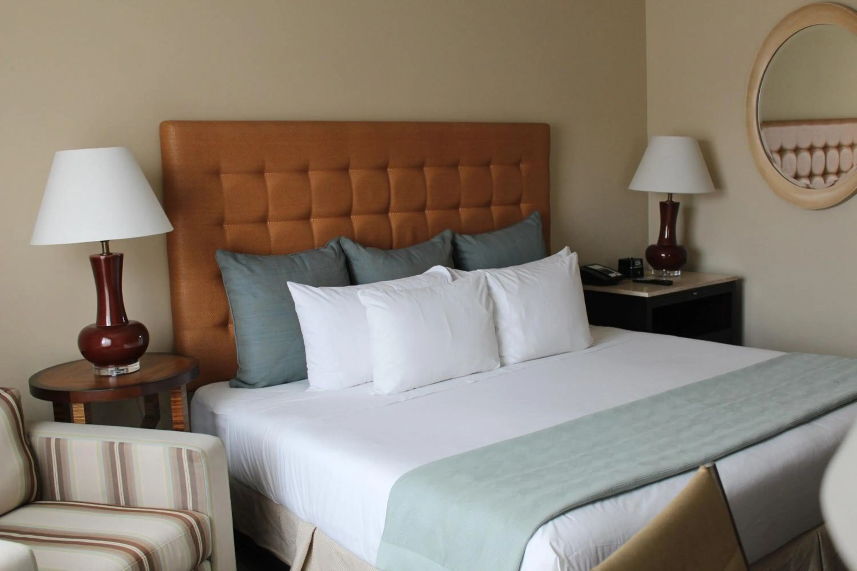 Photo of the whole room, Bed in Four Points by Sheraton San Jose Costa Rica