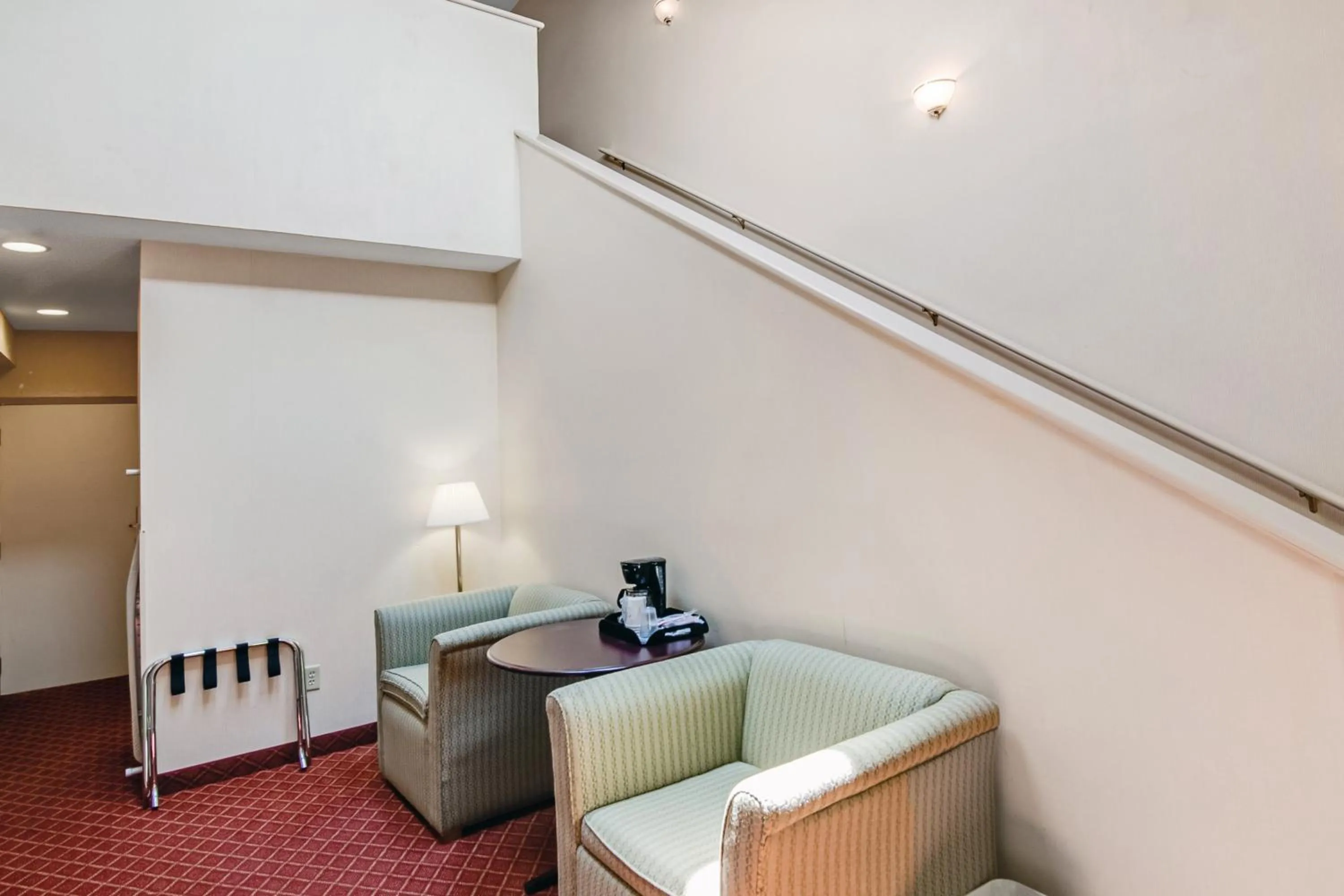 Seating area in Americas Best Value Inn Torrington, CT