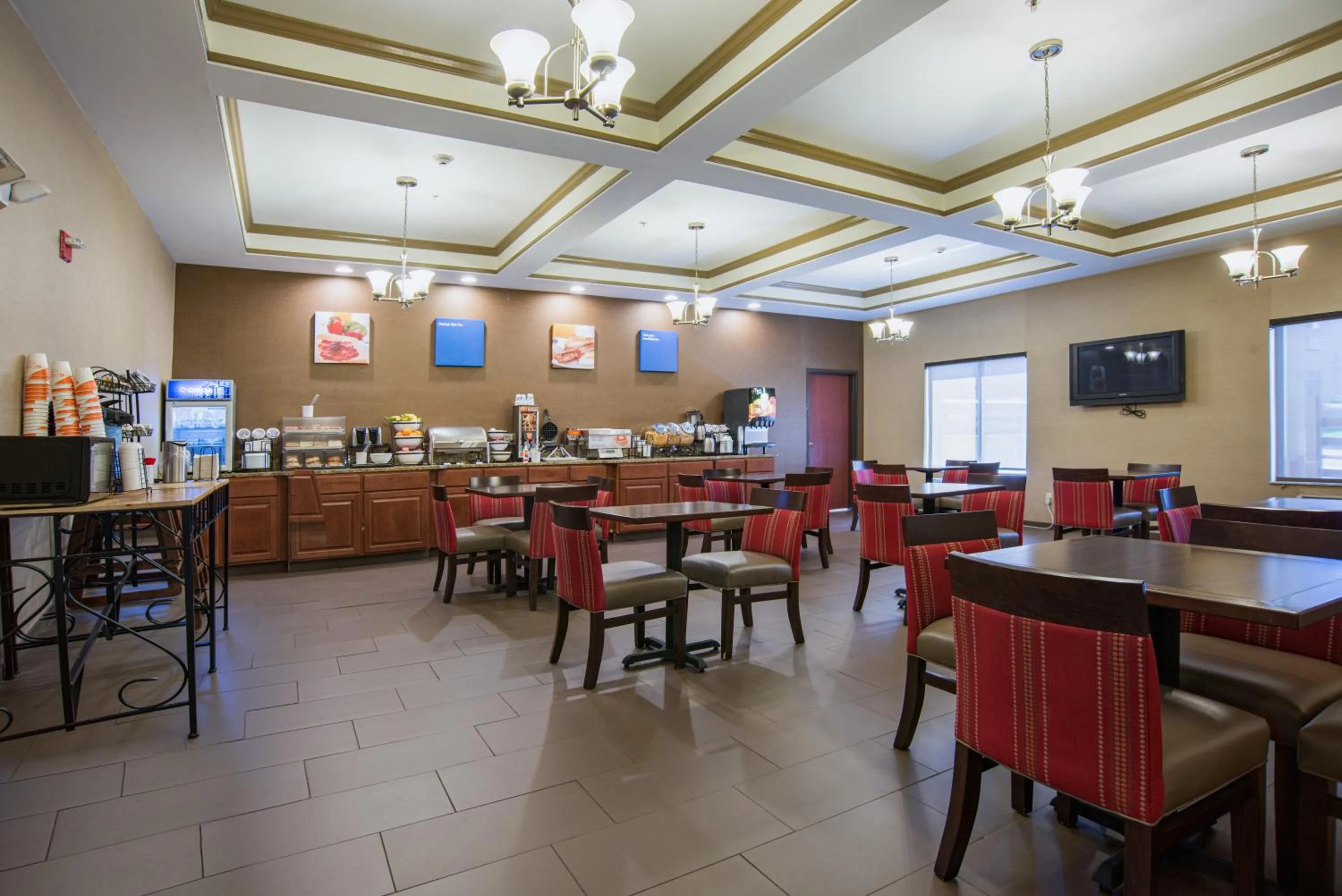 Restaurant/places to eat in Comfort Inn Naugatuck-Shelton, CT