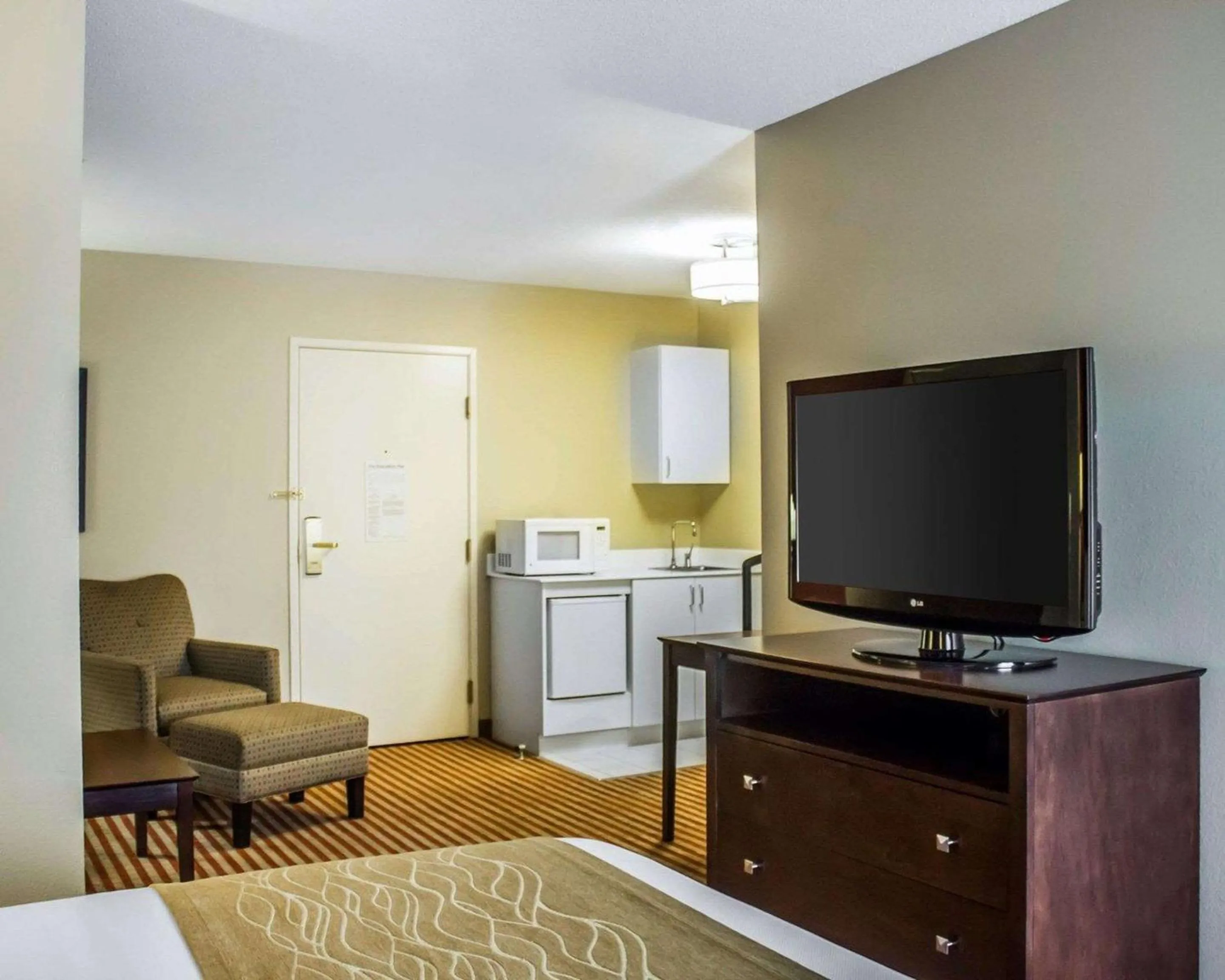 Photo of the whole room in Comfort Inn & Suites