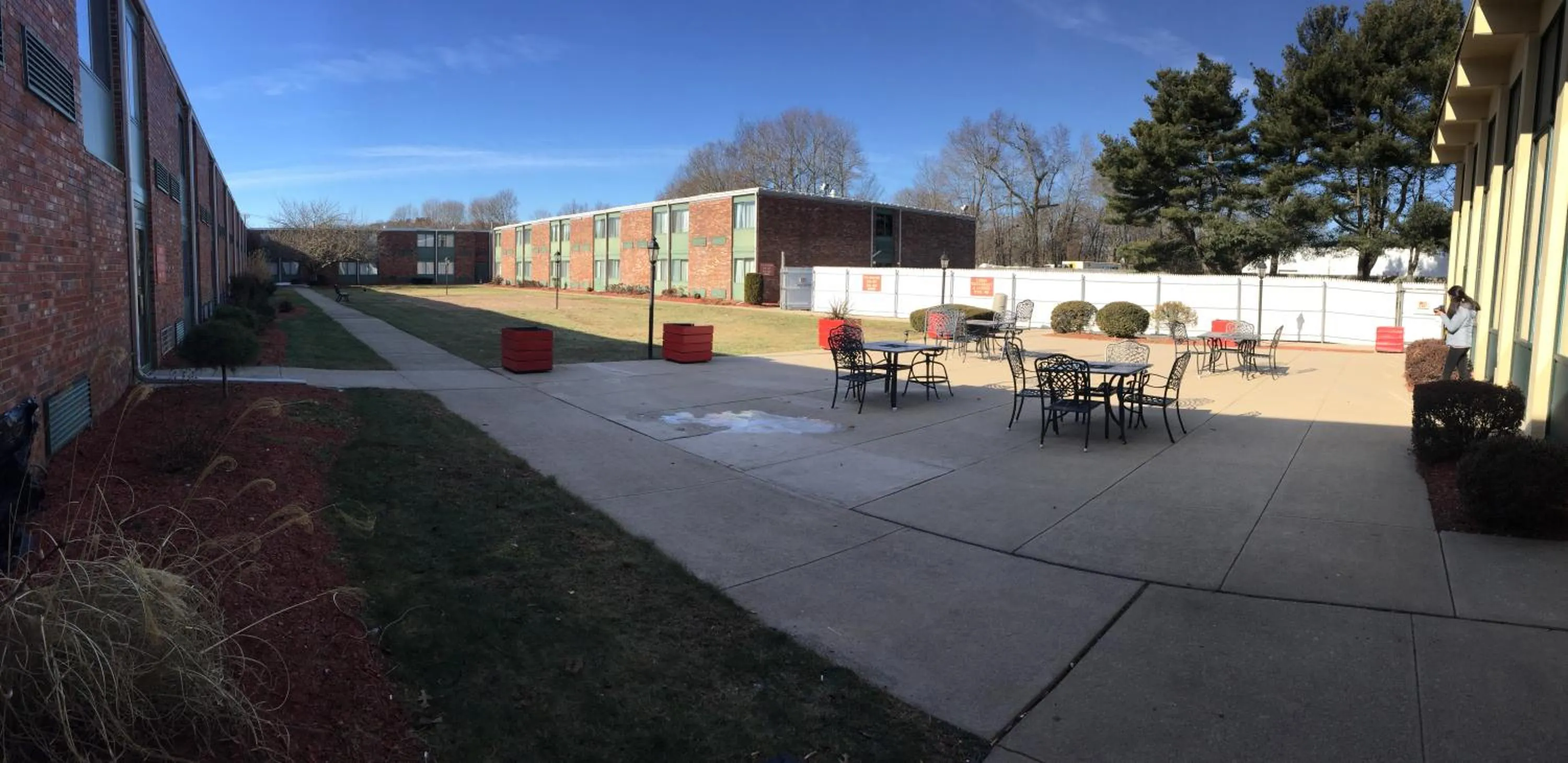 Mystic River Hotel & Suites