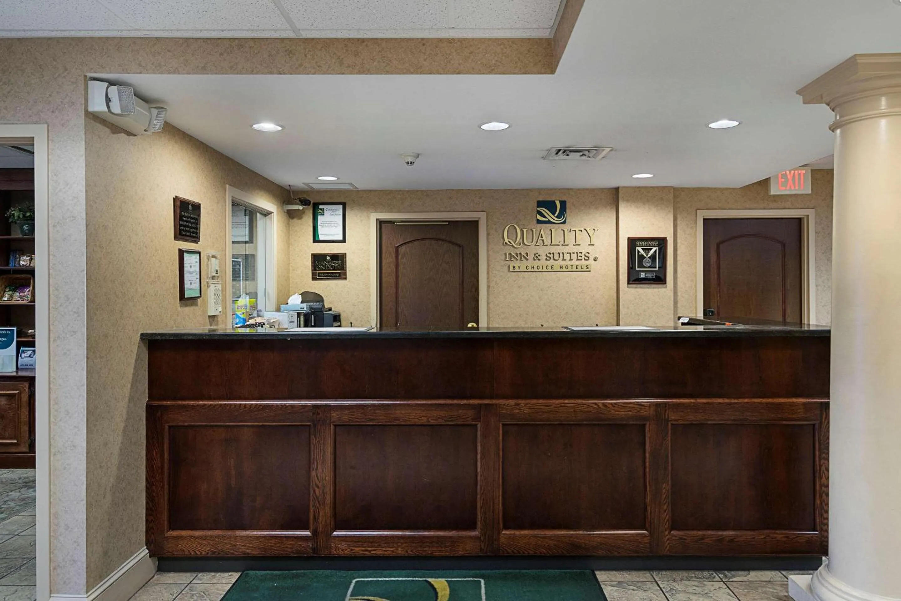 Lobby or reception, Lobby/Reception in Quality Inn & Suites Skyways
