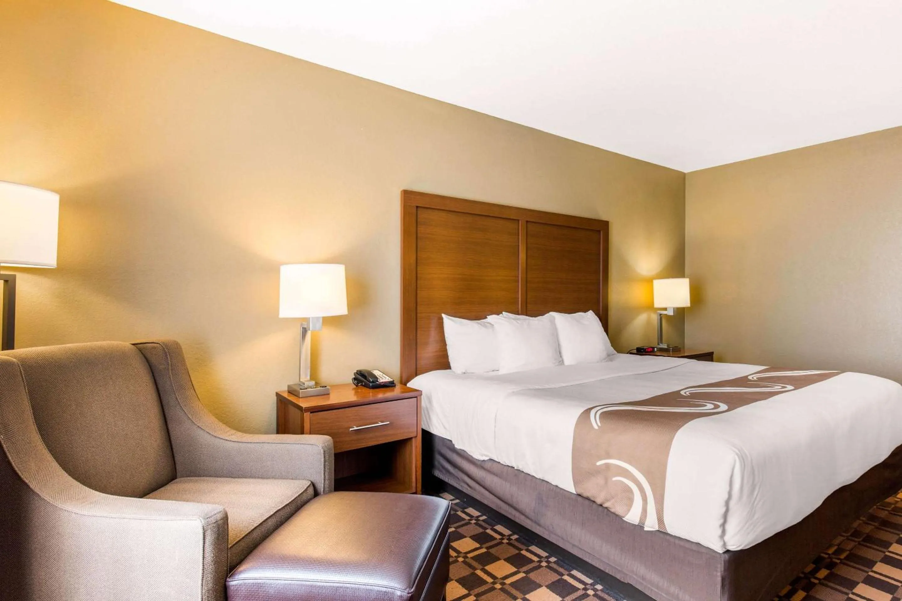 Bedroom, Bed in Quality Inn & Suites Georgetown - Seaford