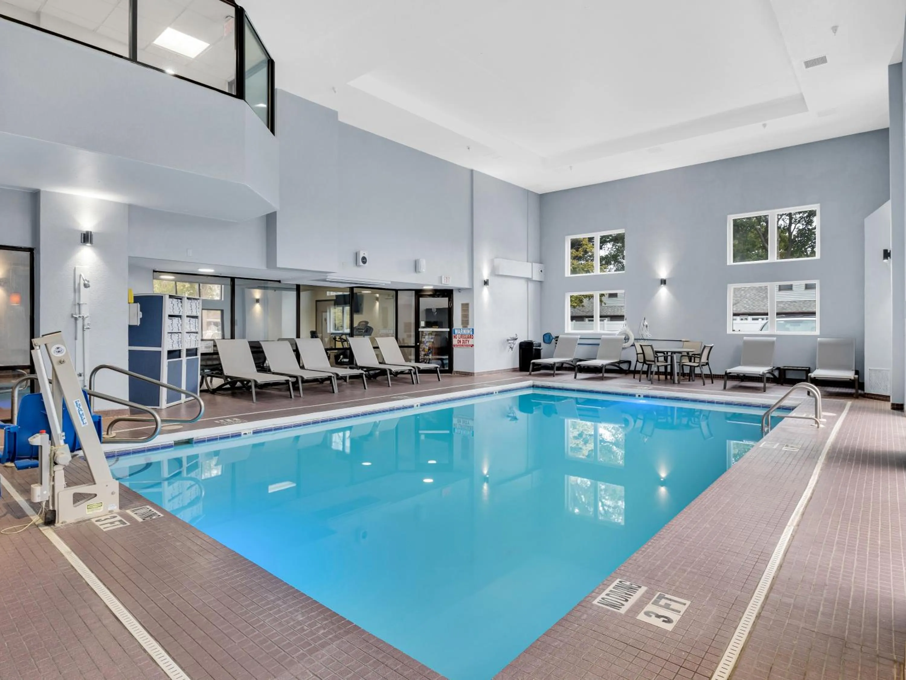Swimming pool in Country Inn & Suites by Radisson Rehoboth Beach - Dewey