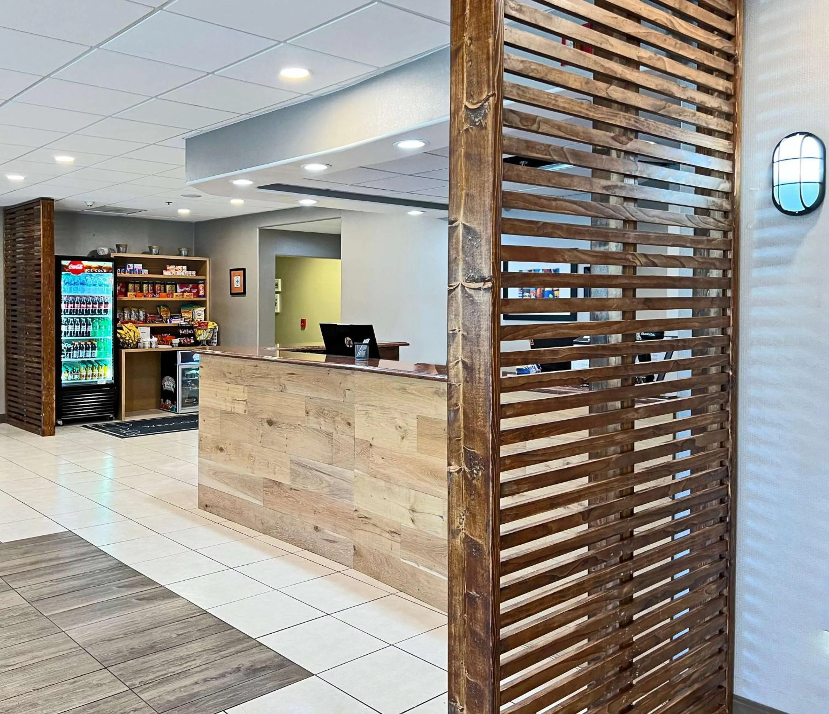 Lobby or reception in Country Inn & Suites by Radisson Rehoboth Beach - Dewey