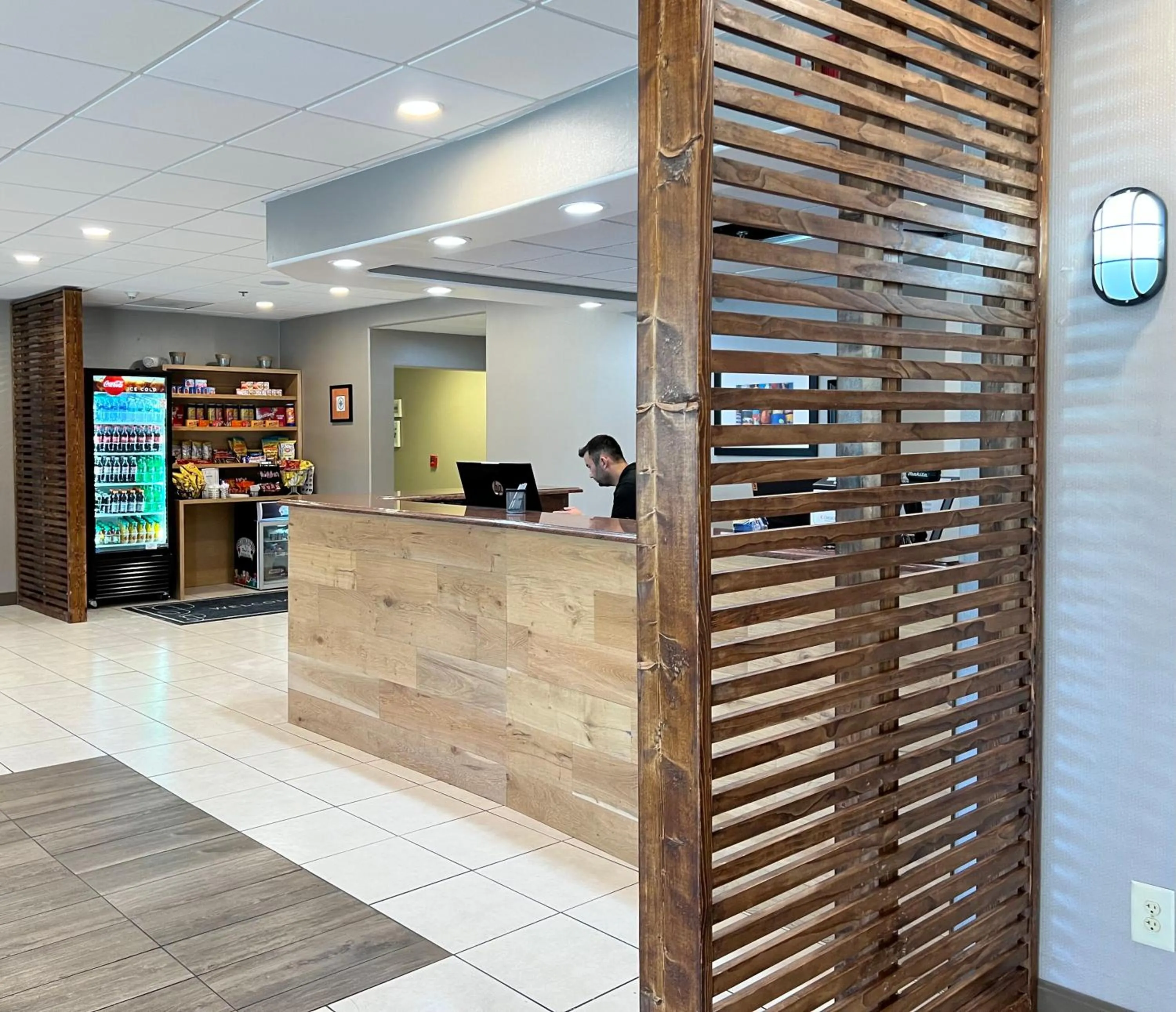 Lobby or reception in Country Inn & Suites by Radisson Rehoboth Beach - Dewey