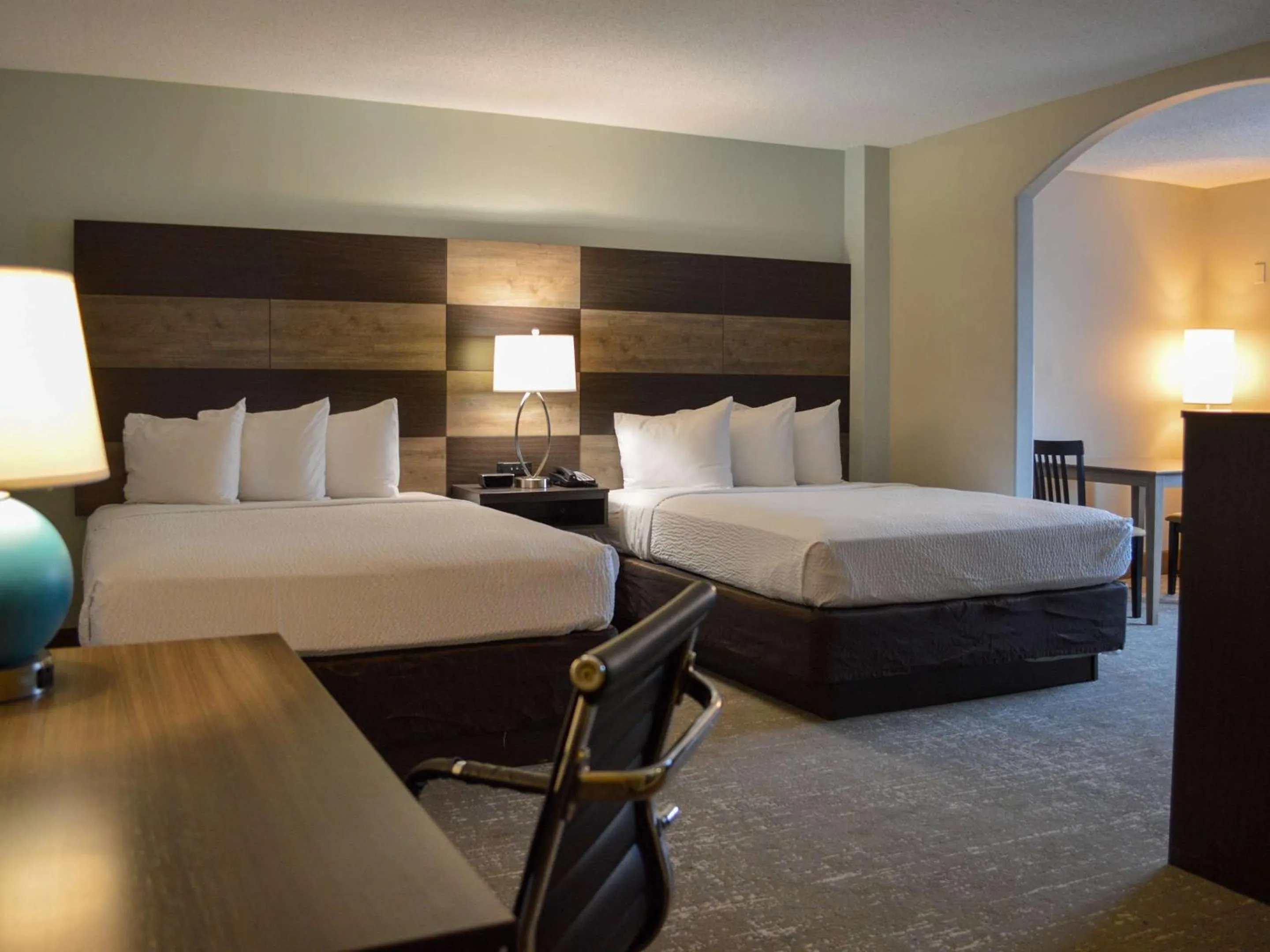 Bedroom, Bed in Country Inn & Suites by Radisson Rehoboth Beach - Dewey