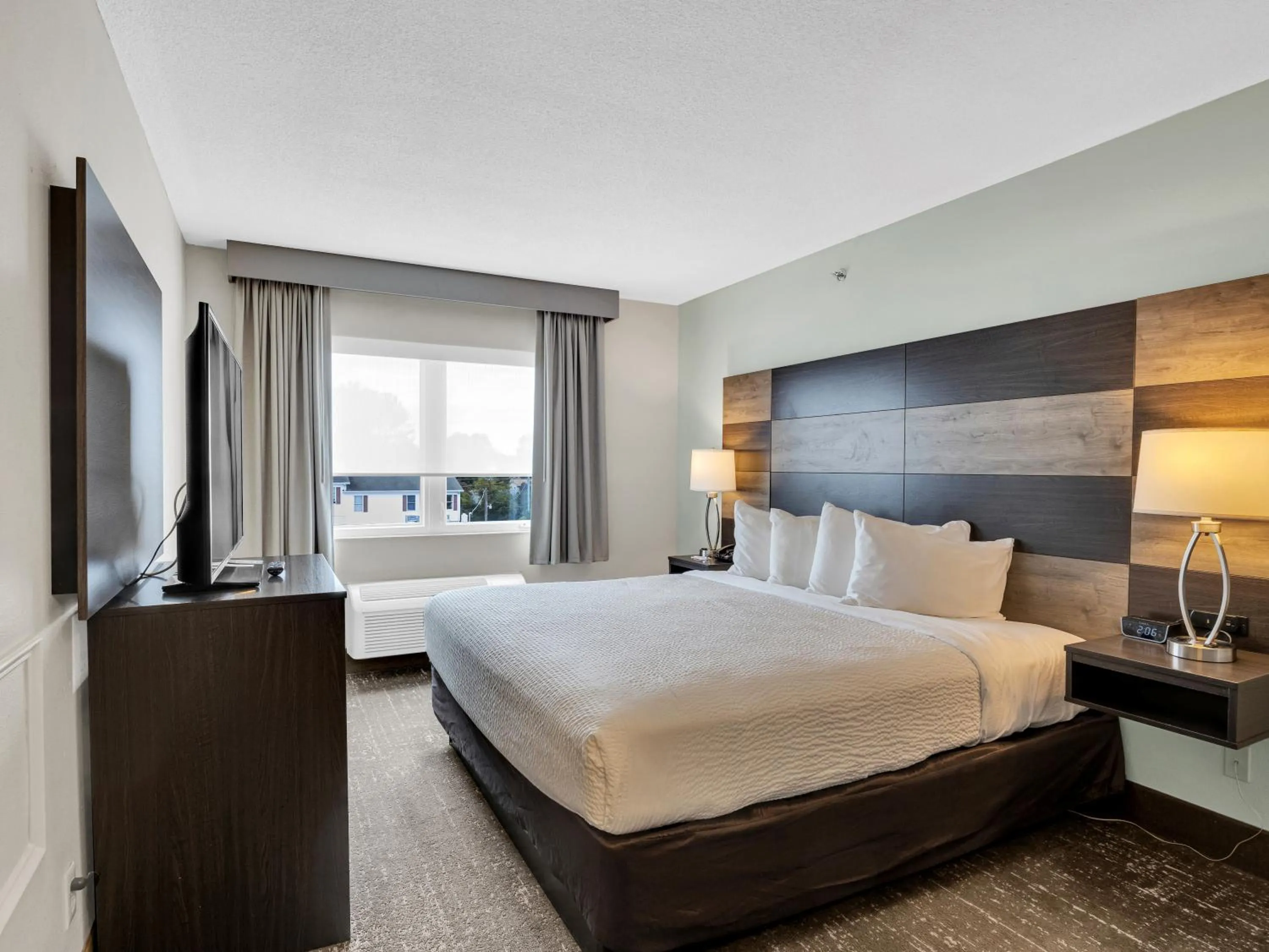 Bedroom, Bed in Country Inn & Suites by Radisson Rehoboth Beach - Dewey