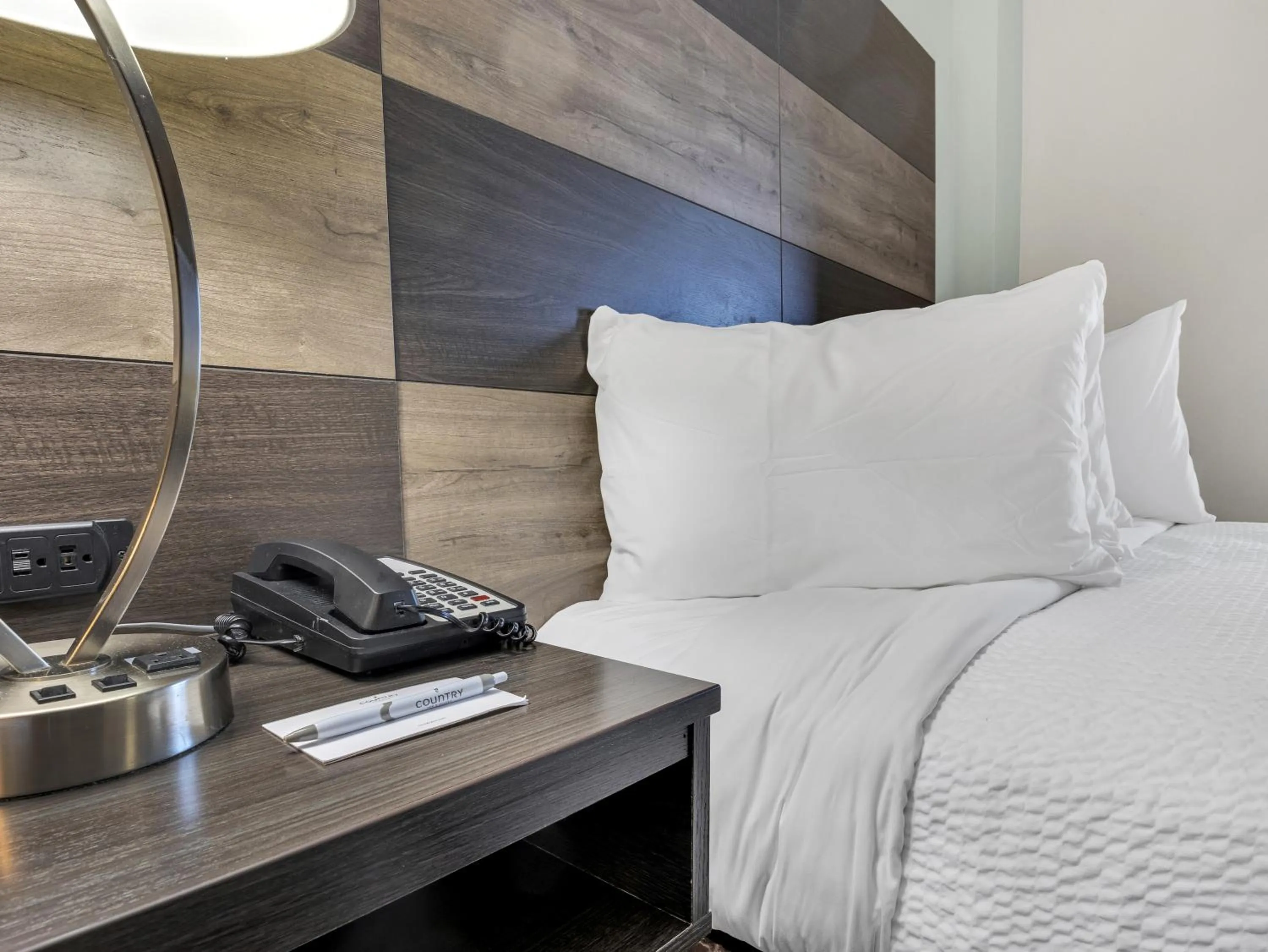 Bed in Country Inn & Suites by Radisson Rehoboth Beach - Dewey