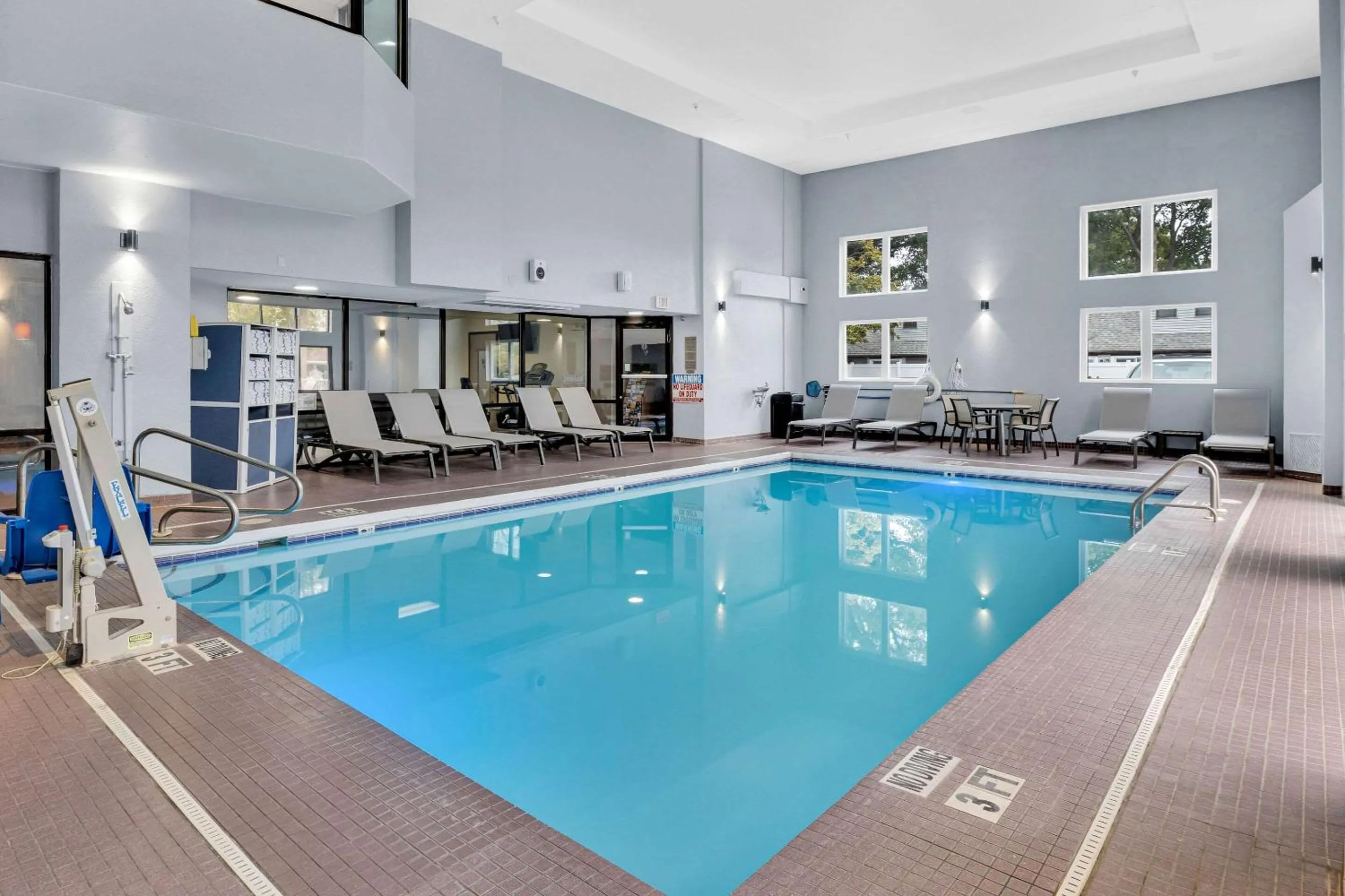 Swimming pool in Country Inn & Suites by Radisson Rehoboth Beach - Dewey