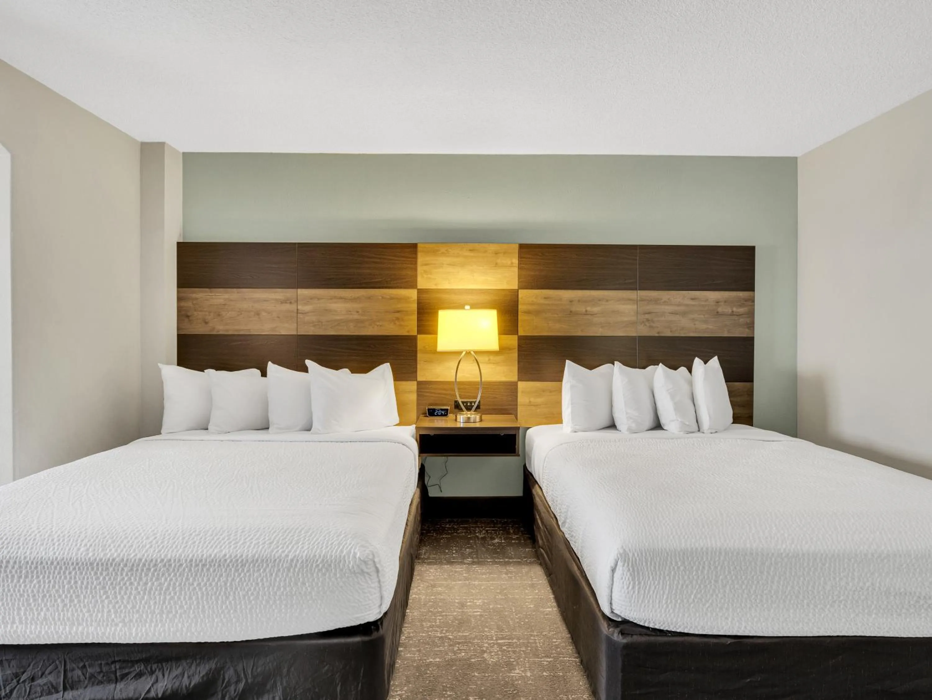 Bed in Country Inn & Suites by Radisson Rehoboth Beach - Dewey