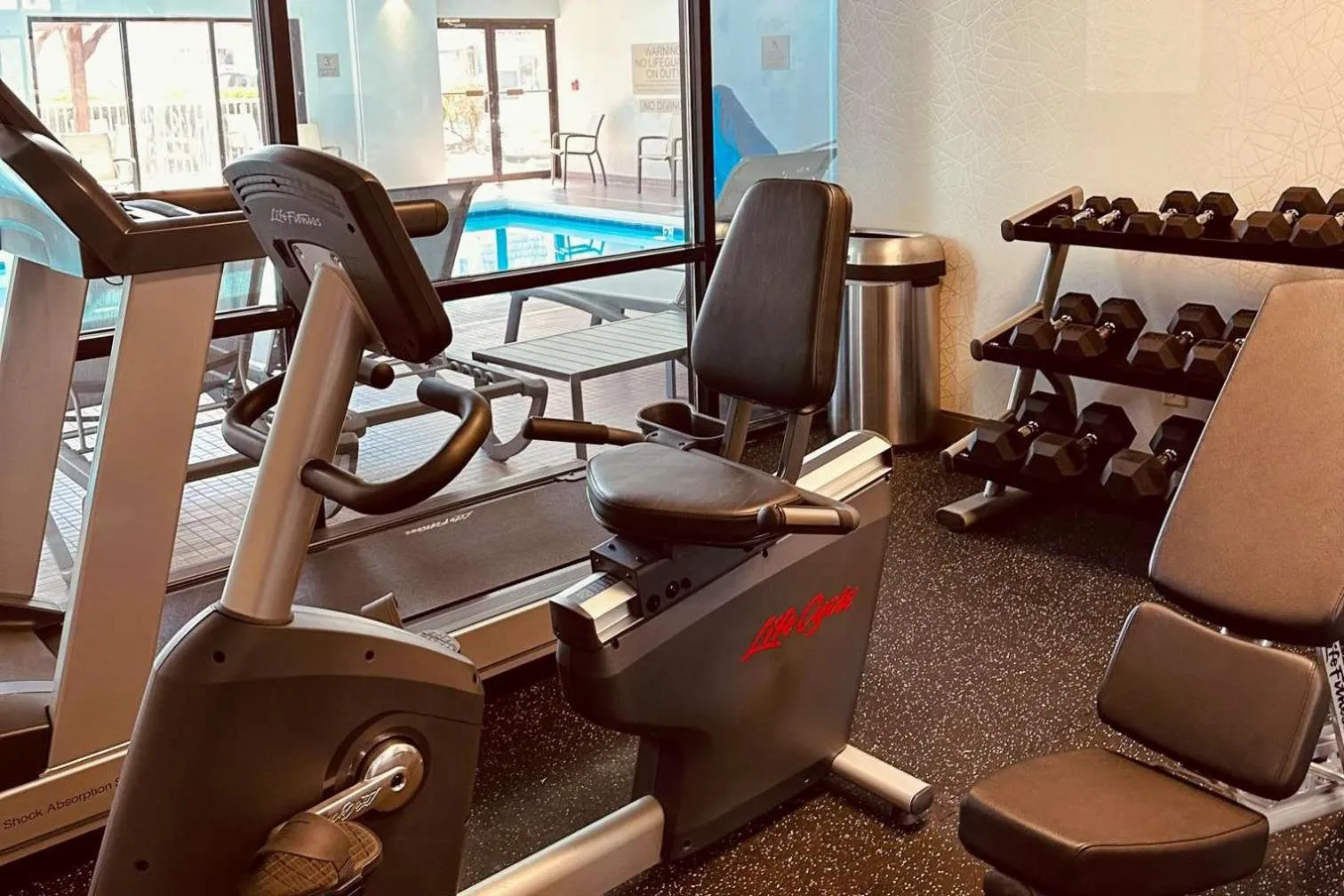 Fitness centre/facilities in Country Inn & Suites by Radisson Rehoboth Beach - Dewey
