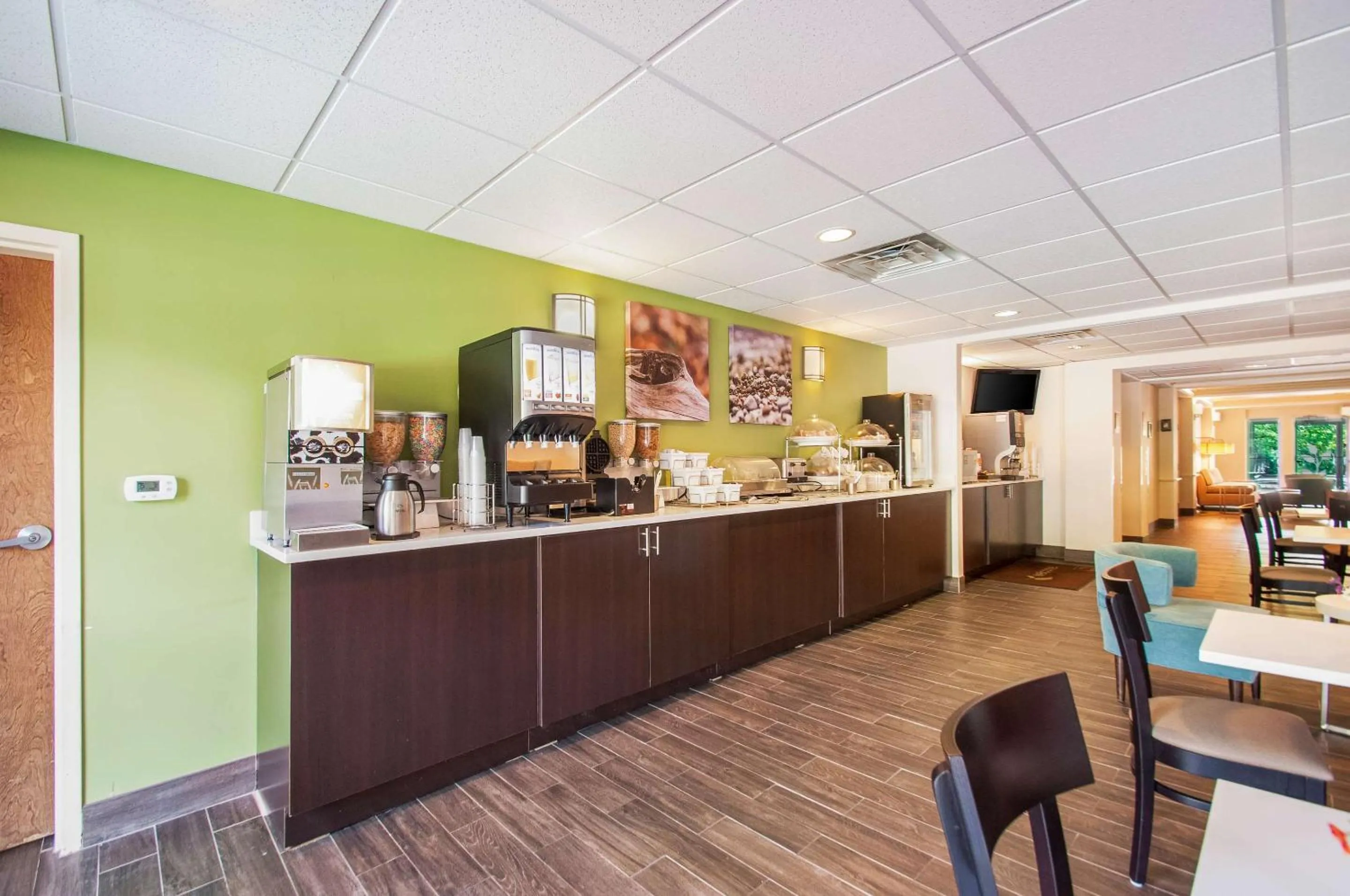 Breakfast in Sleep Inn & Suites Dover University Area