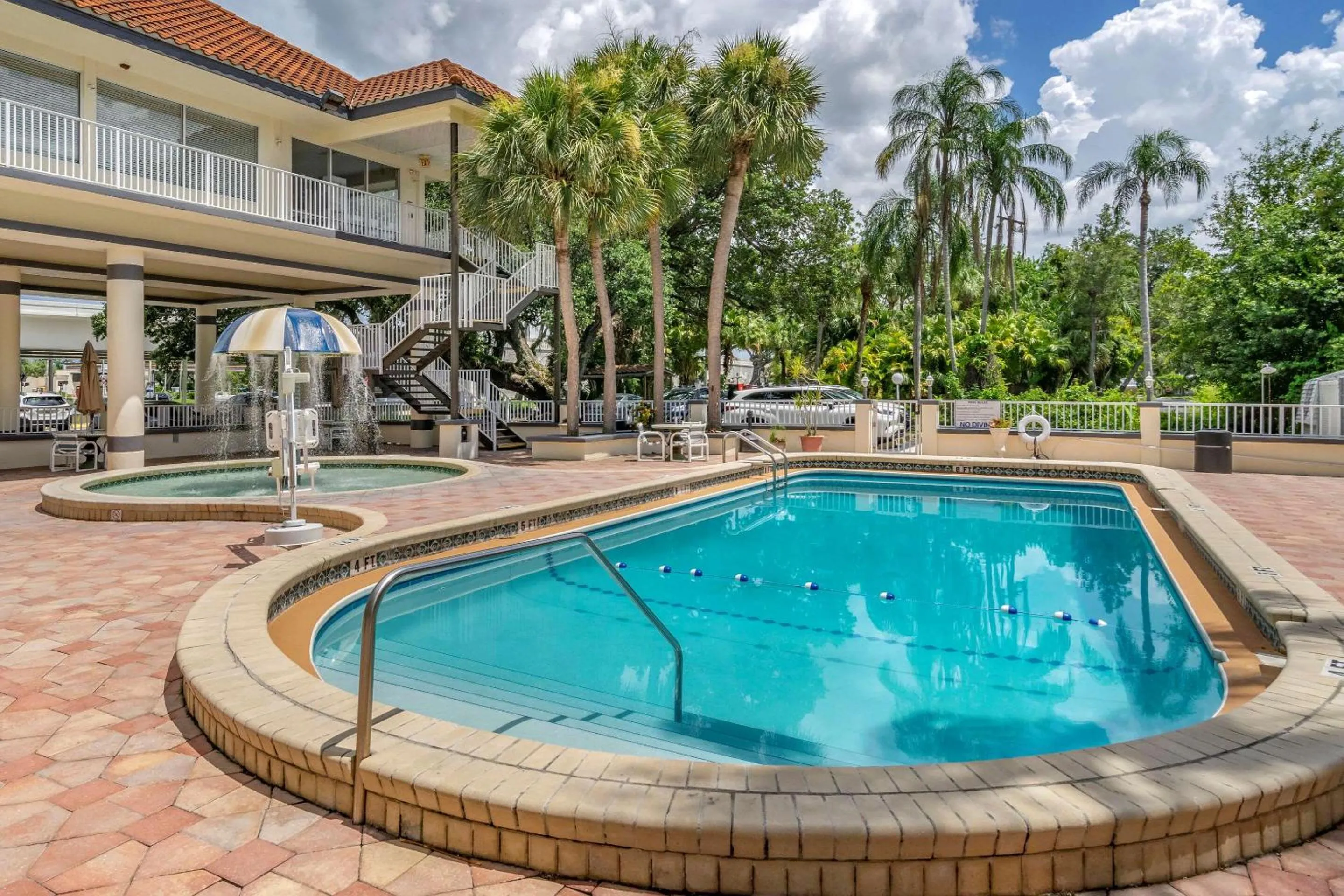 Activities, Swimming Pool in Rodeway Inn Central Clearwater Beach