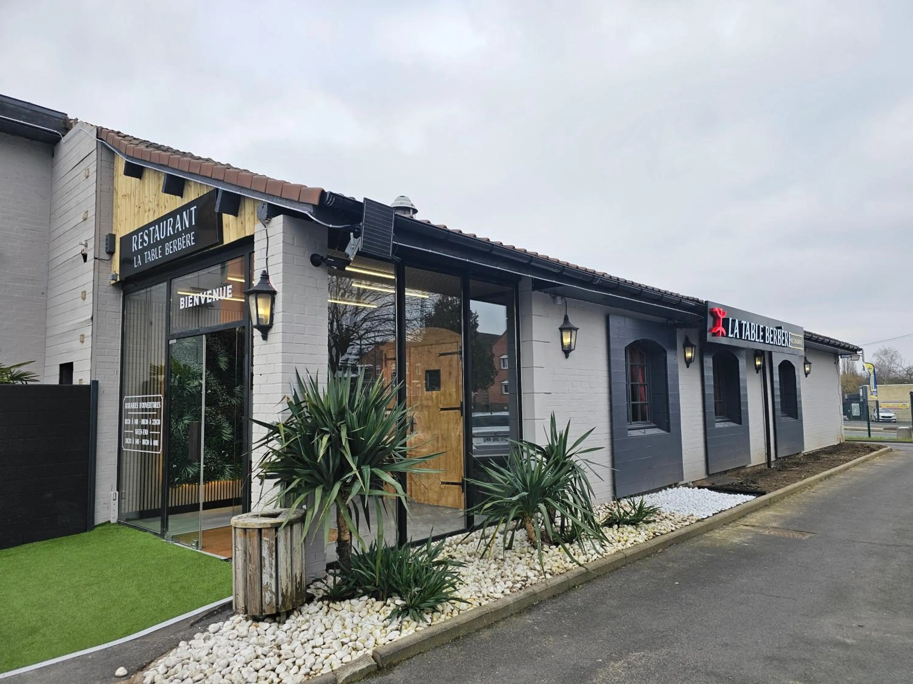 Restaurant/places to eat in Cap Hôtel